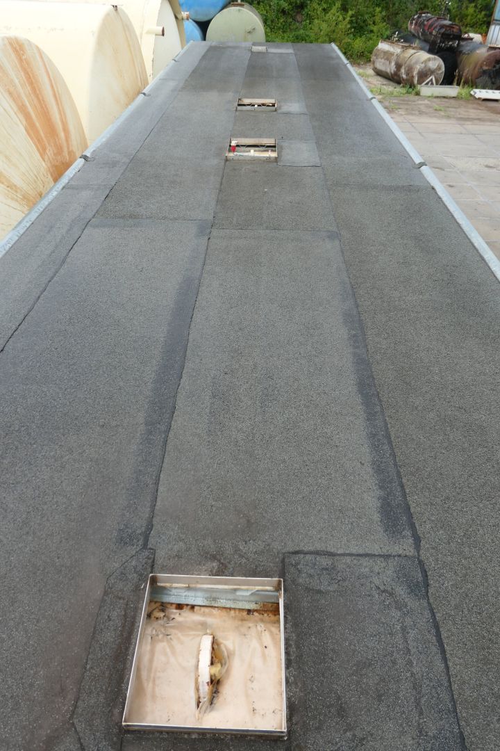 100 m³ Pufferspeicher aus Stahl, liegend, isoliert (4)