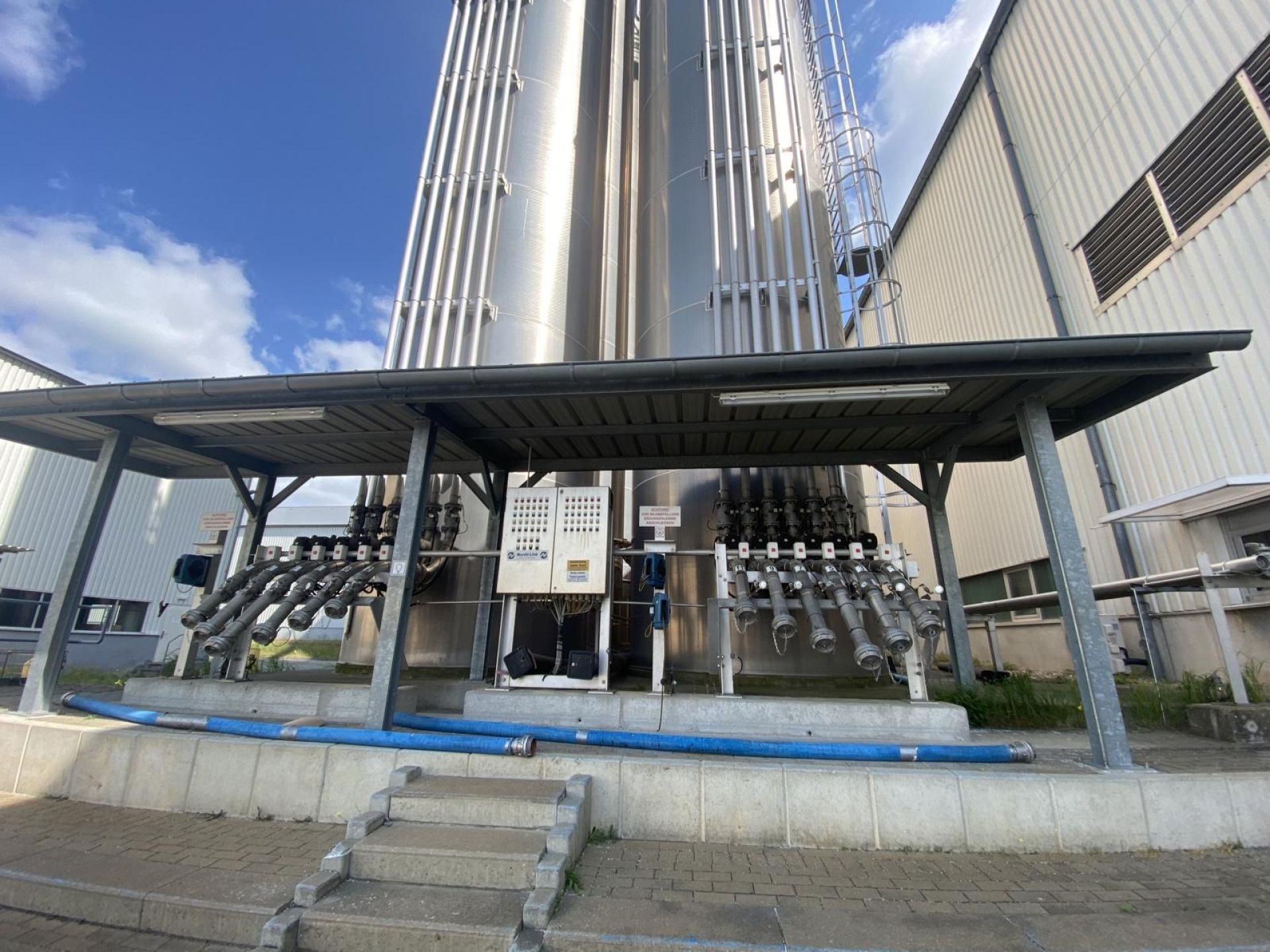 Aluminiumsilo auf langer Standzarge (2)