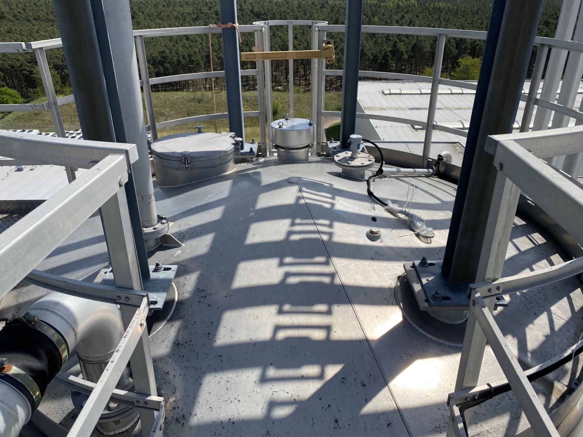 Aluminiumsilo auf langer Standzarge (5)