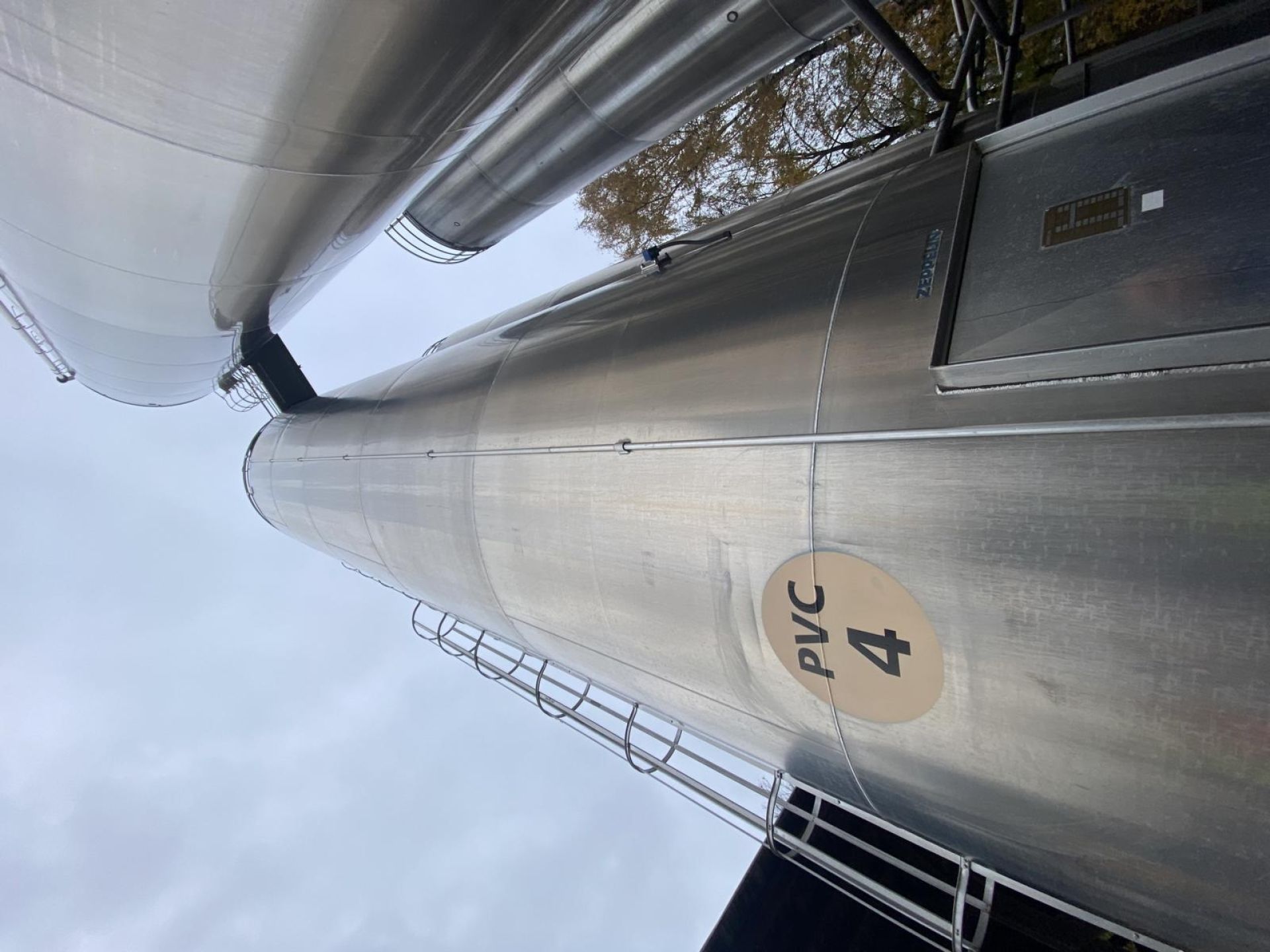 Aluminiumsilo, auf Fu&szlig;ring (1)
