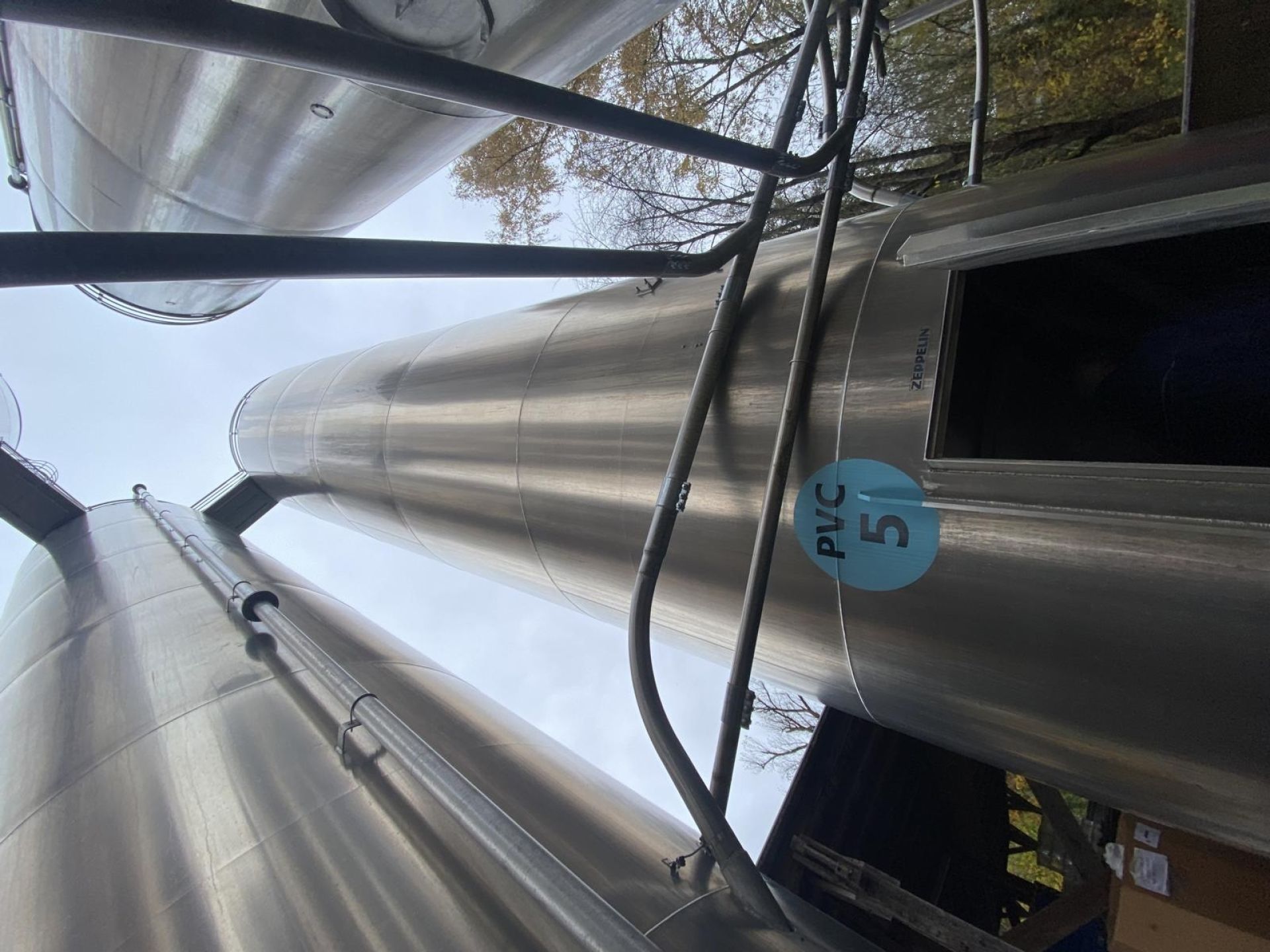 Aluminiumsilo, auf Fu&szlig;ring (1)