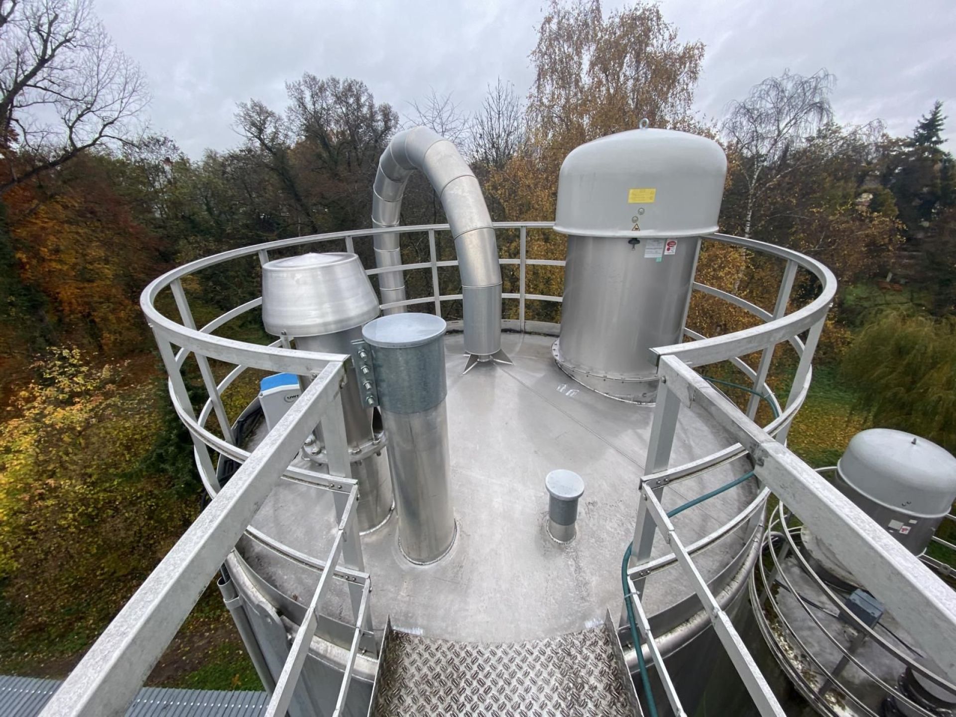 Aluminiumsilo, auf Fußring (3)