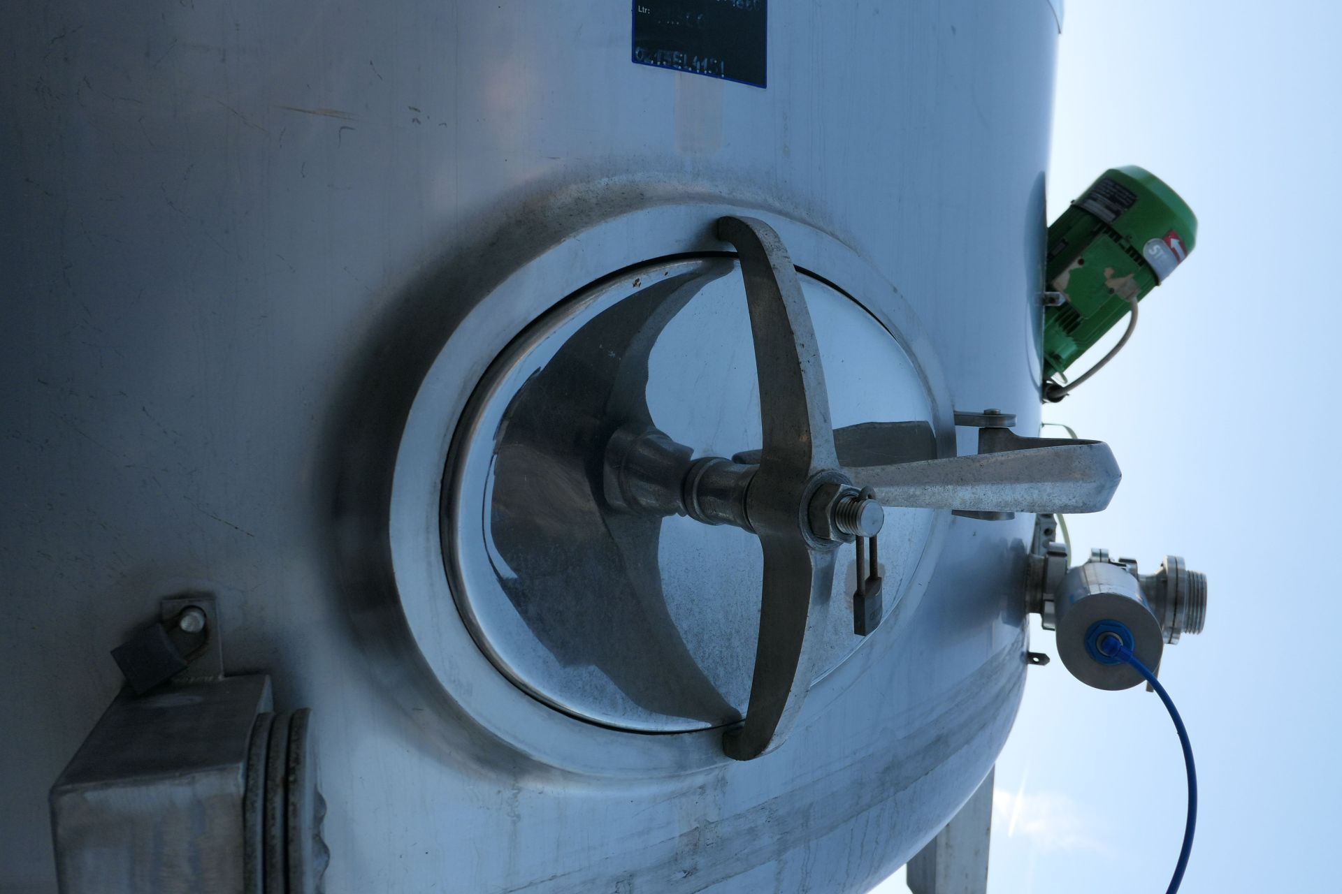 Edelstahl-Rührwerkbehälter, stehend (4)