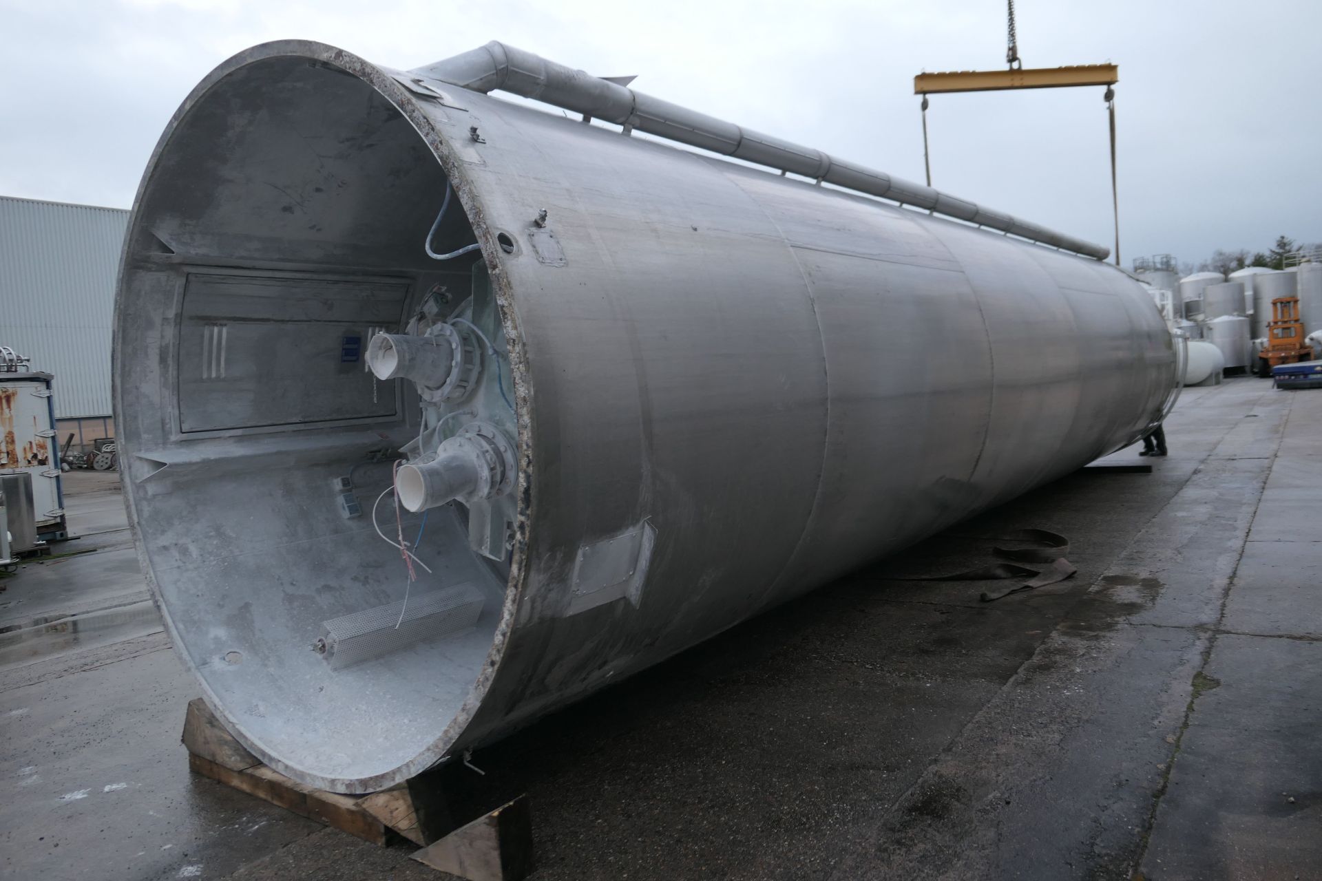 Aluminium-Lagersilo mit langer Standzarge (2)