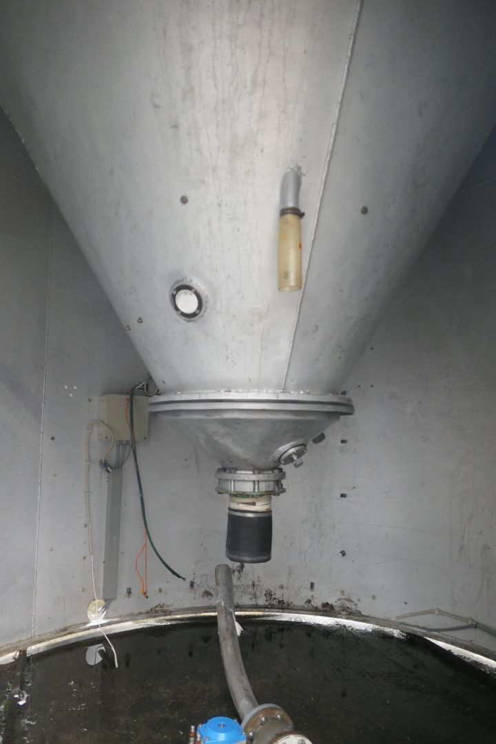 Aluminium-Lagersilo mit langer Standzarge (3)