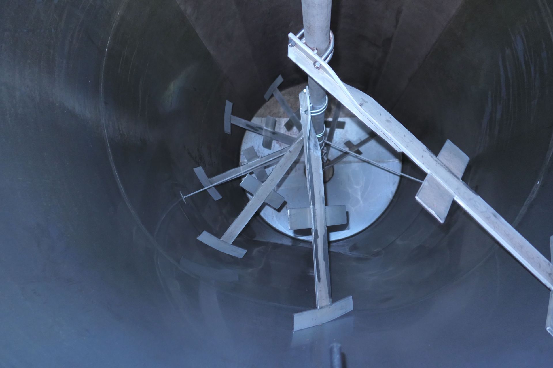 Rührwerkbehälter aus Edelstahl (V2A), liegend (4)