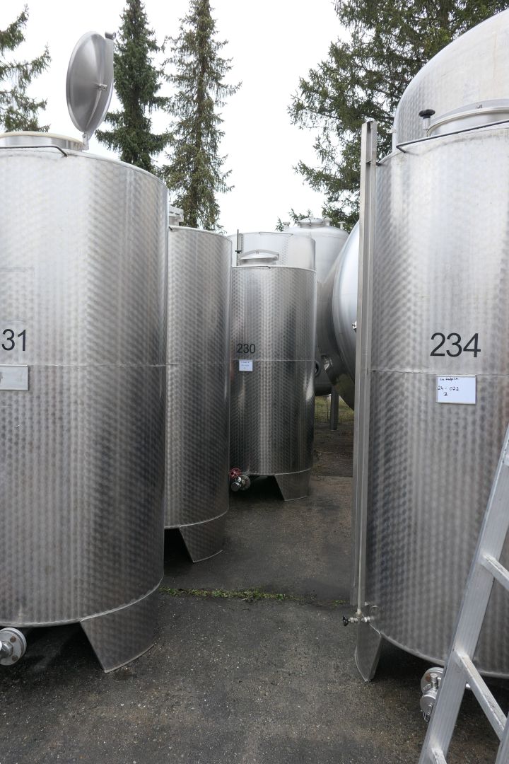 Lagerbehälter aus Edelstahl (V2A), stehend (2)