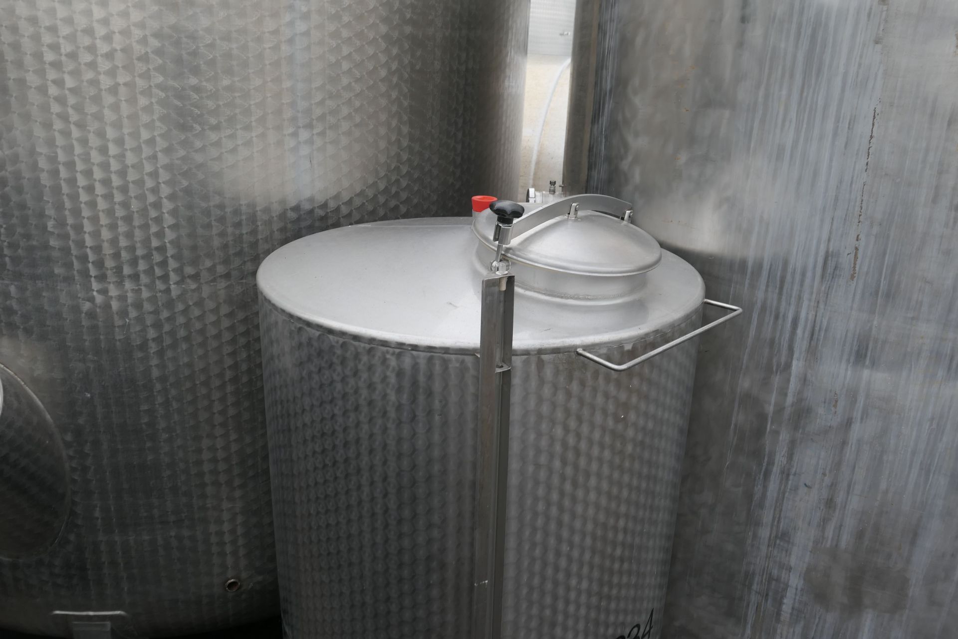 Lagerbehälter aus Edelstahl (V2A), stehend (3)