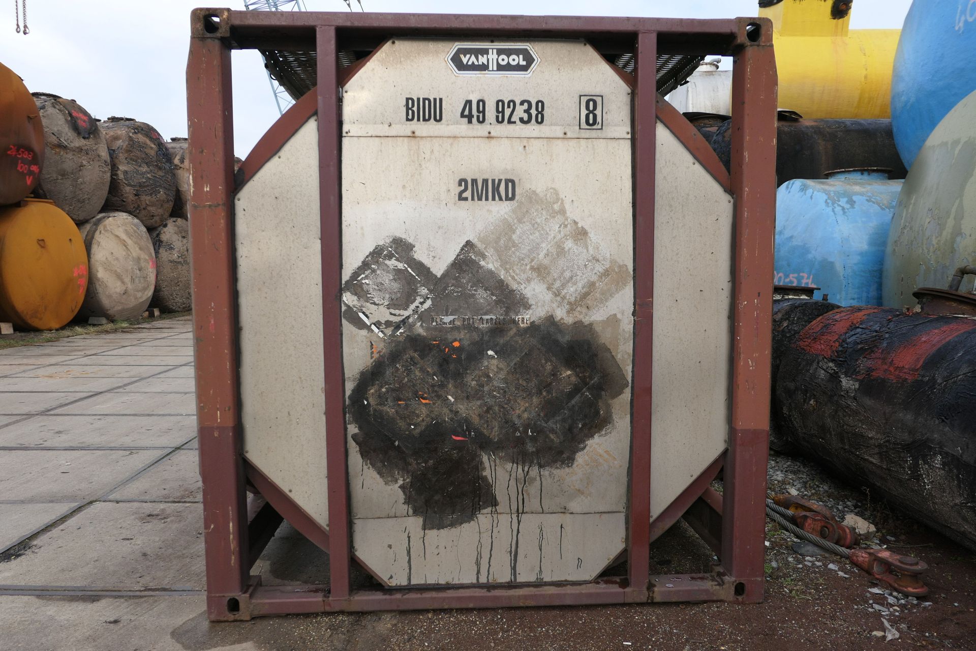 Container-Drucktank aus Edelstahl (V4A), isoliert (3)