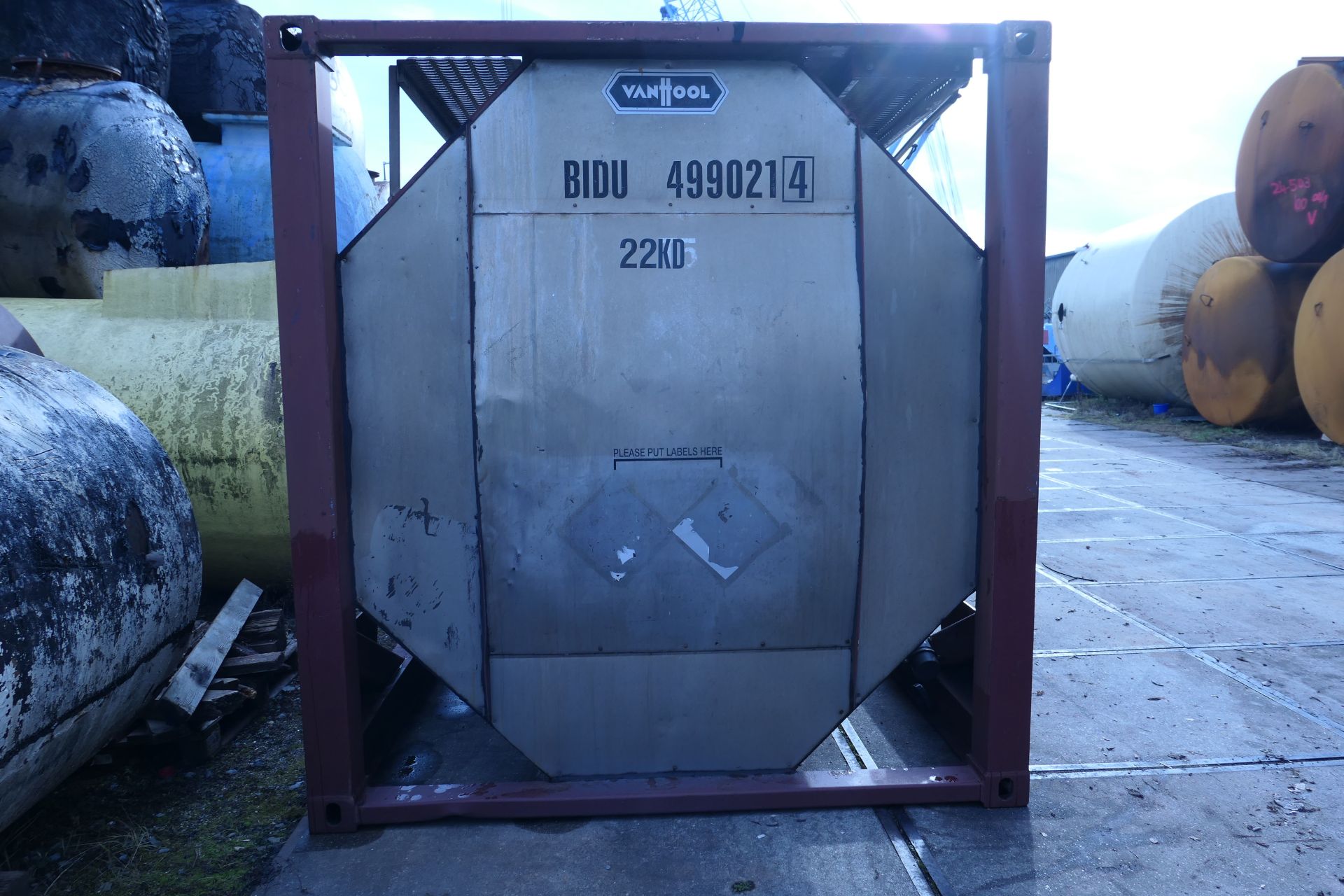 Container-Drucktank aus Edelstahl (V4A), isoliert (3)