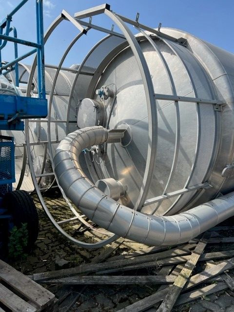 Aluminiumsilo, auf Fußring stehend (5)