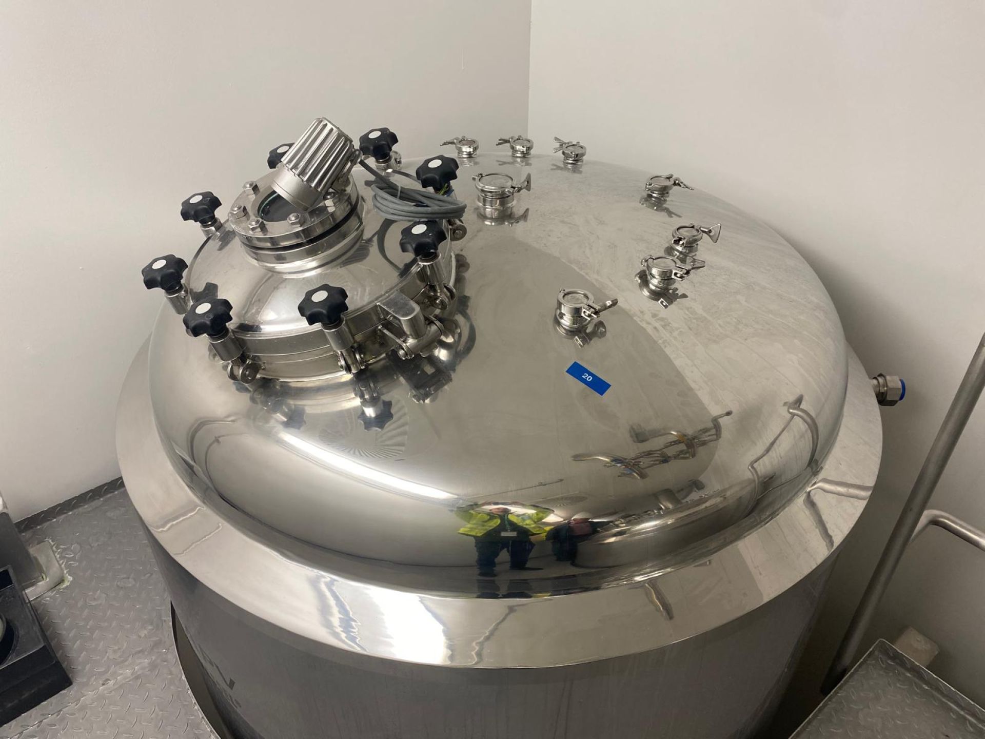 Edelstahl-Druckbeh&auml;lter, isoliert, temperierbar (1)