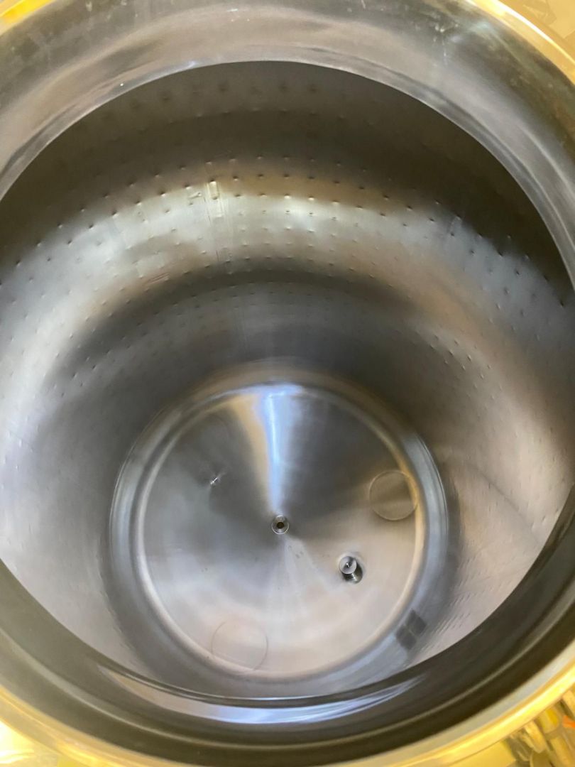 Edelstahl-Druckbehälter, isoliert, temperierbar (3)