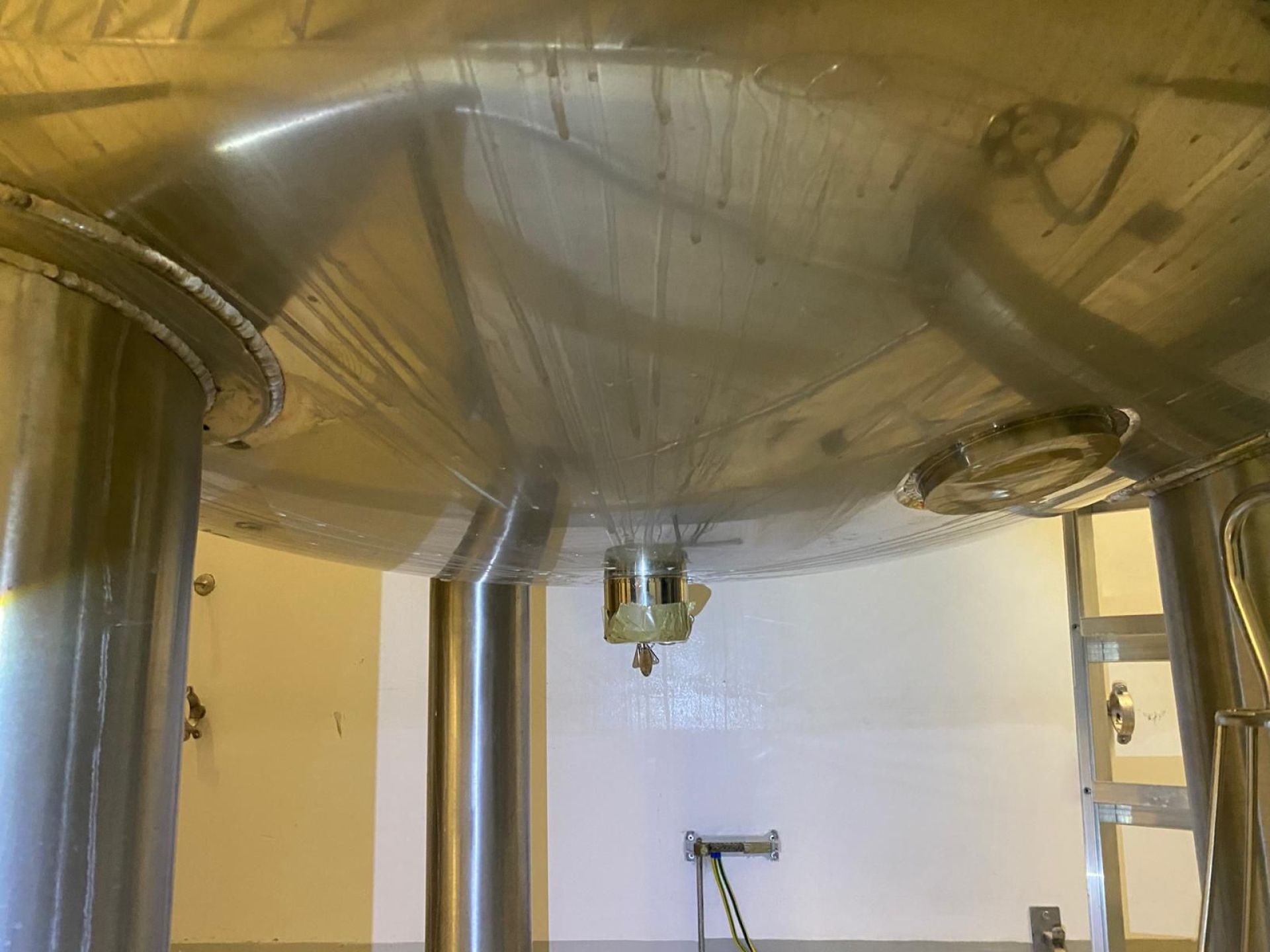 Edelstahl-Druckbehälter, isoliert, temperierbar (5)