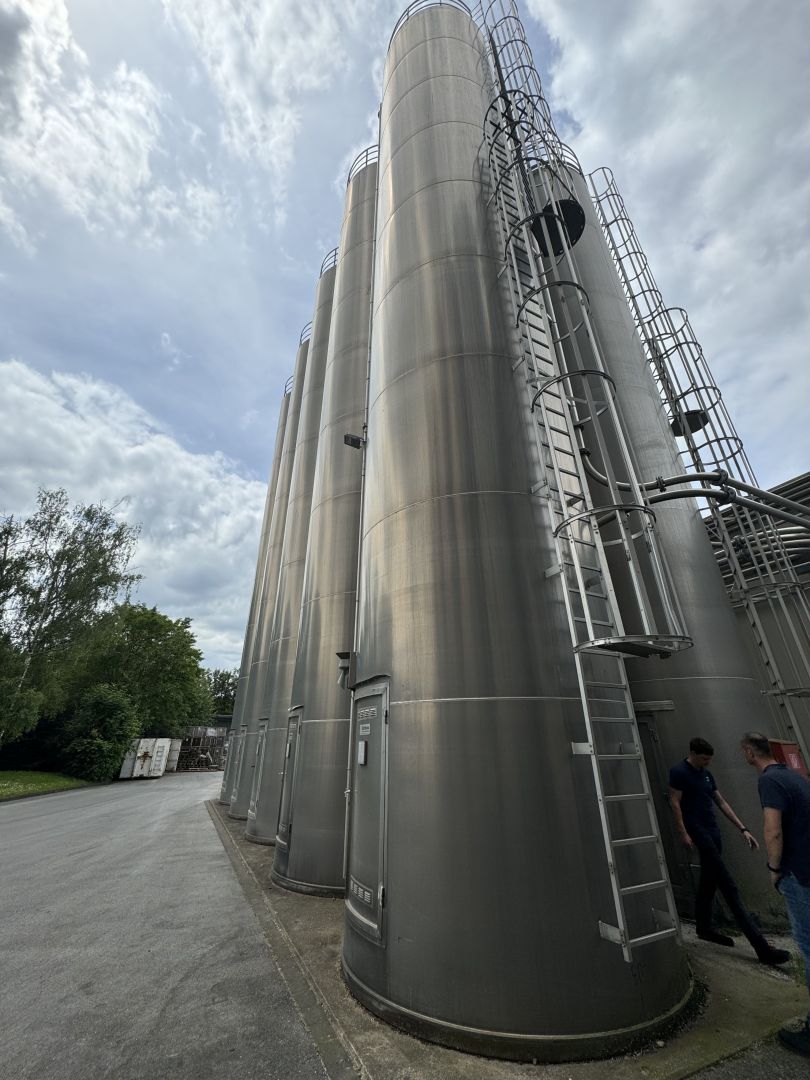Aluminiumsilo mit langer Standzarge (4)