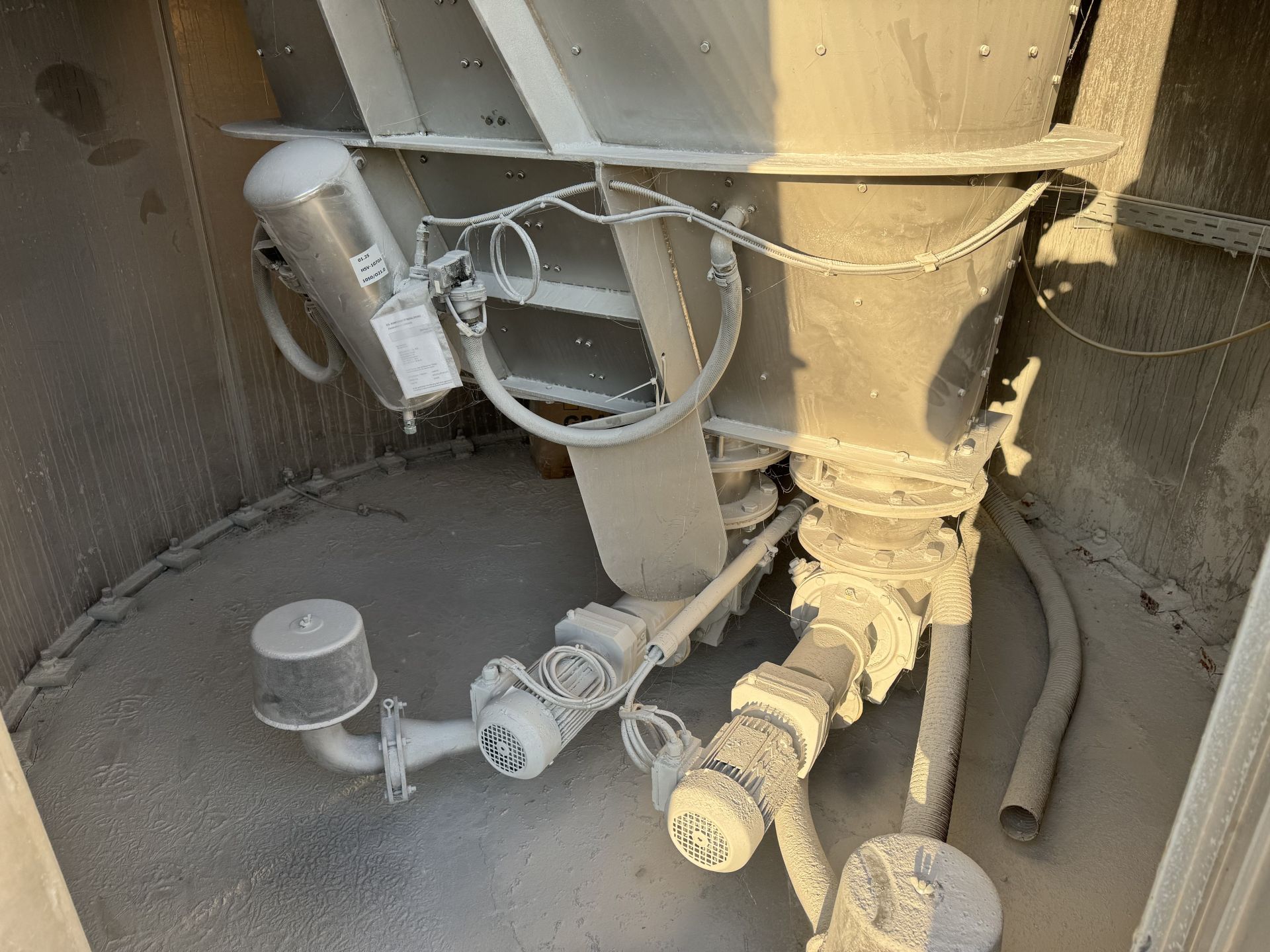 Aluminiumsilo mit langer Standzarge (Pulversilo) (5)