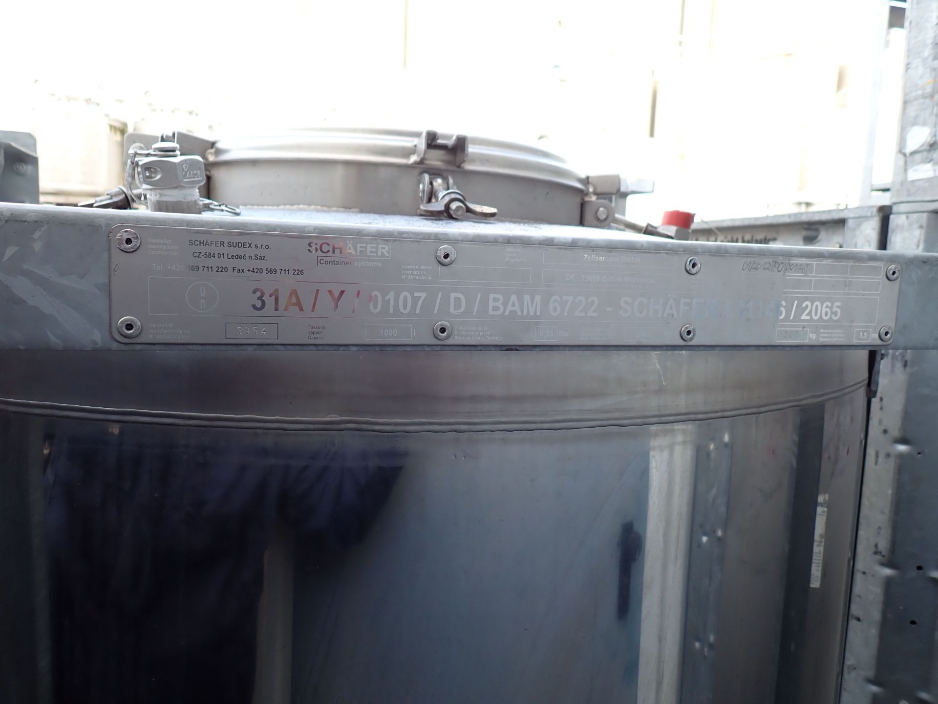 Transportcontainer aus Edelstahl im Rahmengestell (5)