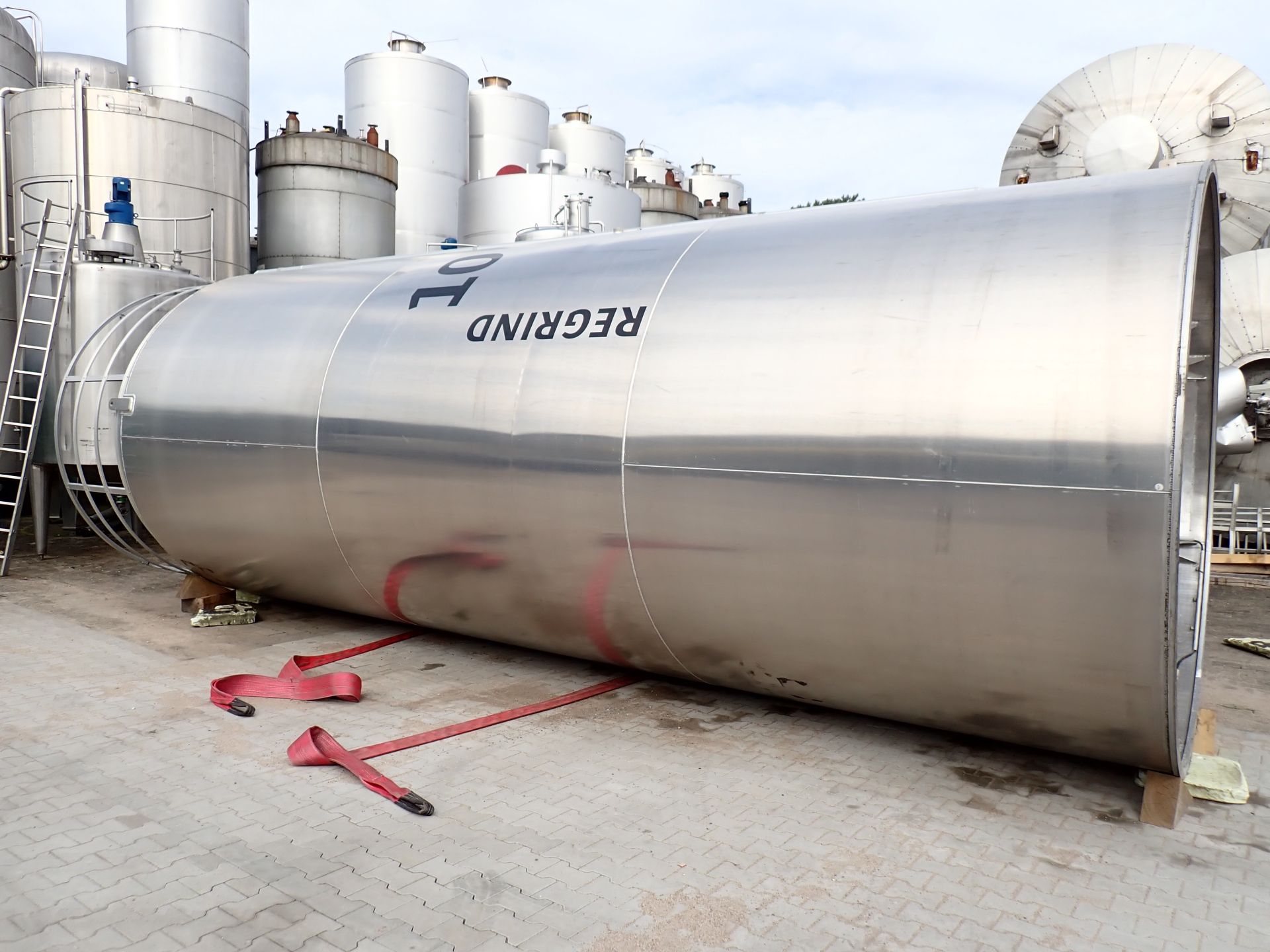 Aluminium-Lagersilo mit langer Standzarge, &oslash; 3.000 (1)