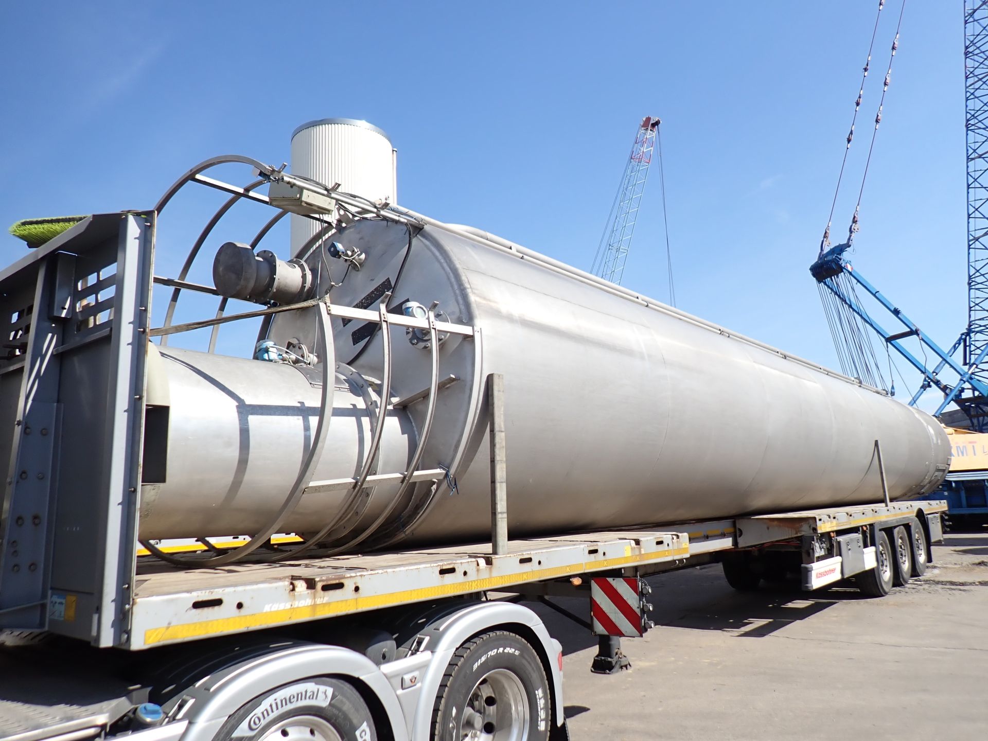 Aluminiumsilo mit langer Standzarge (Mehlsilo) (1)