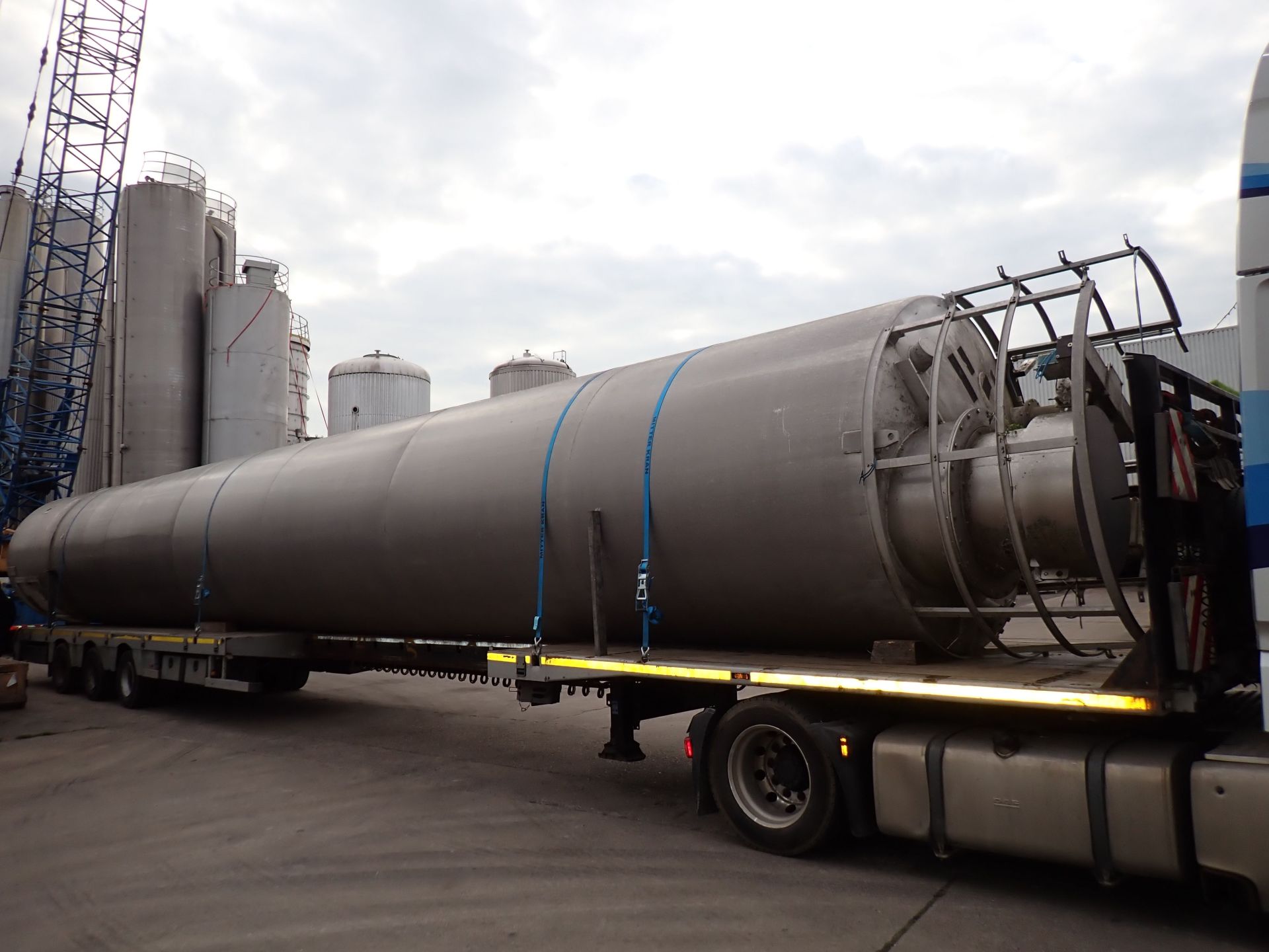 Aluminiumsilo mit langer Standzarge (Mehlsilo) (2)