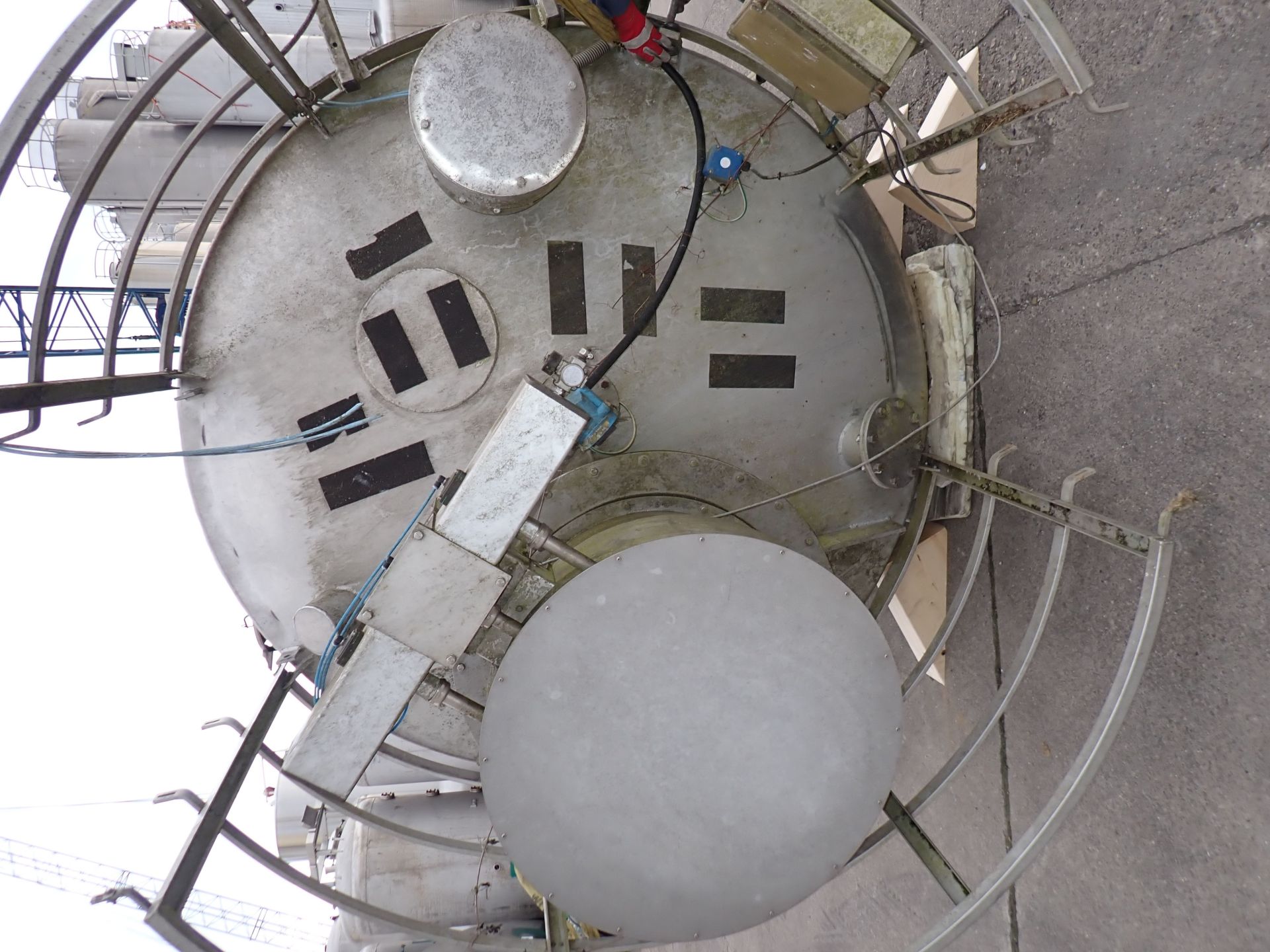 Aluminiumsilo mit langer Standzarge (Mehlsilo) (4)