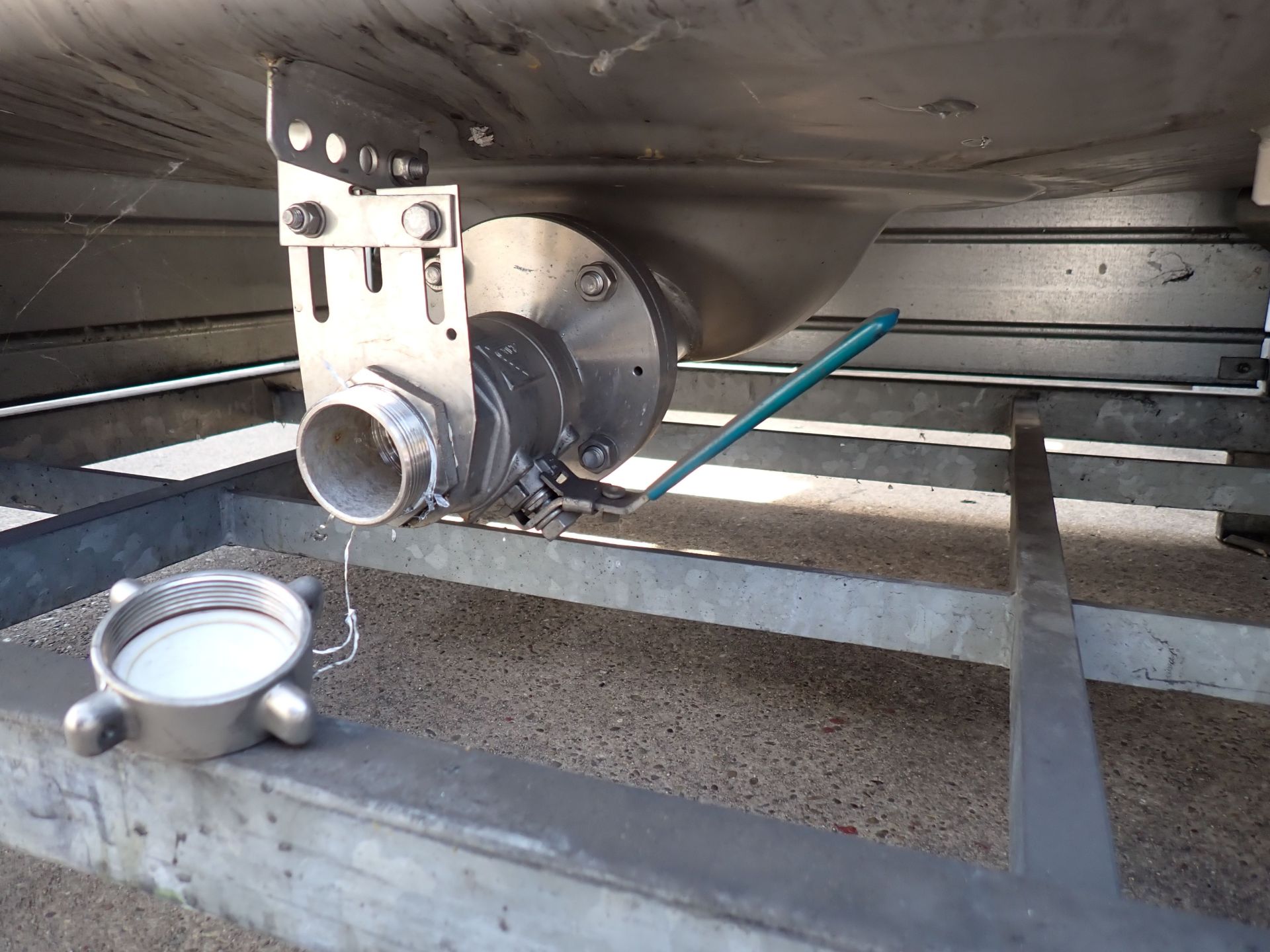 Transportbehälter in verzinktem Stahlgestell (3)