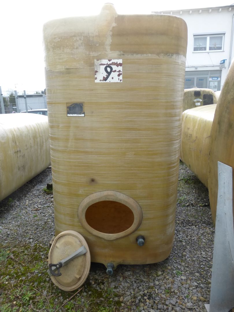 Gebrauchter Weinbeh&auml;lter aus GFK (1)