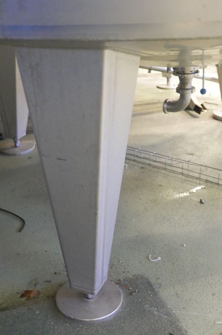 Lagerbehälter aus Edelstahl (V2A), isoliert (4)