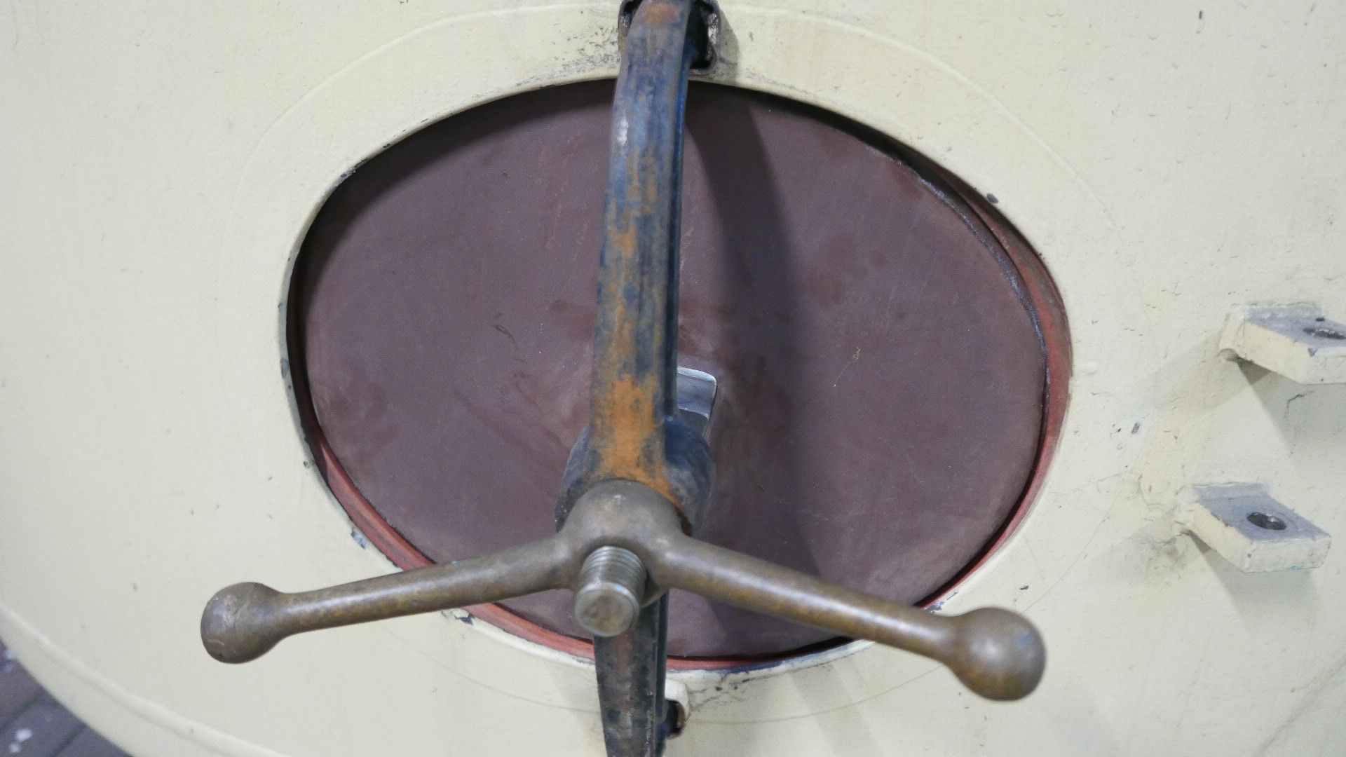 Lagerbehälter aus Stahl, innen beschicht (2)