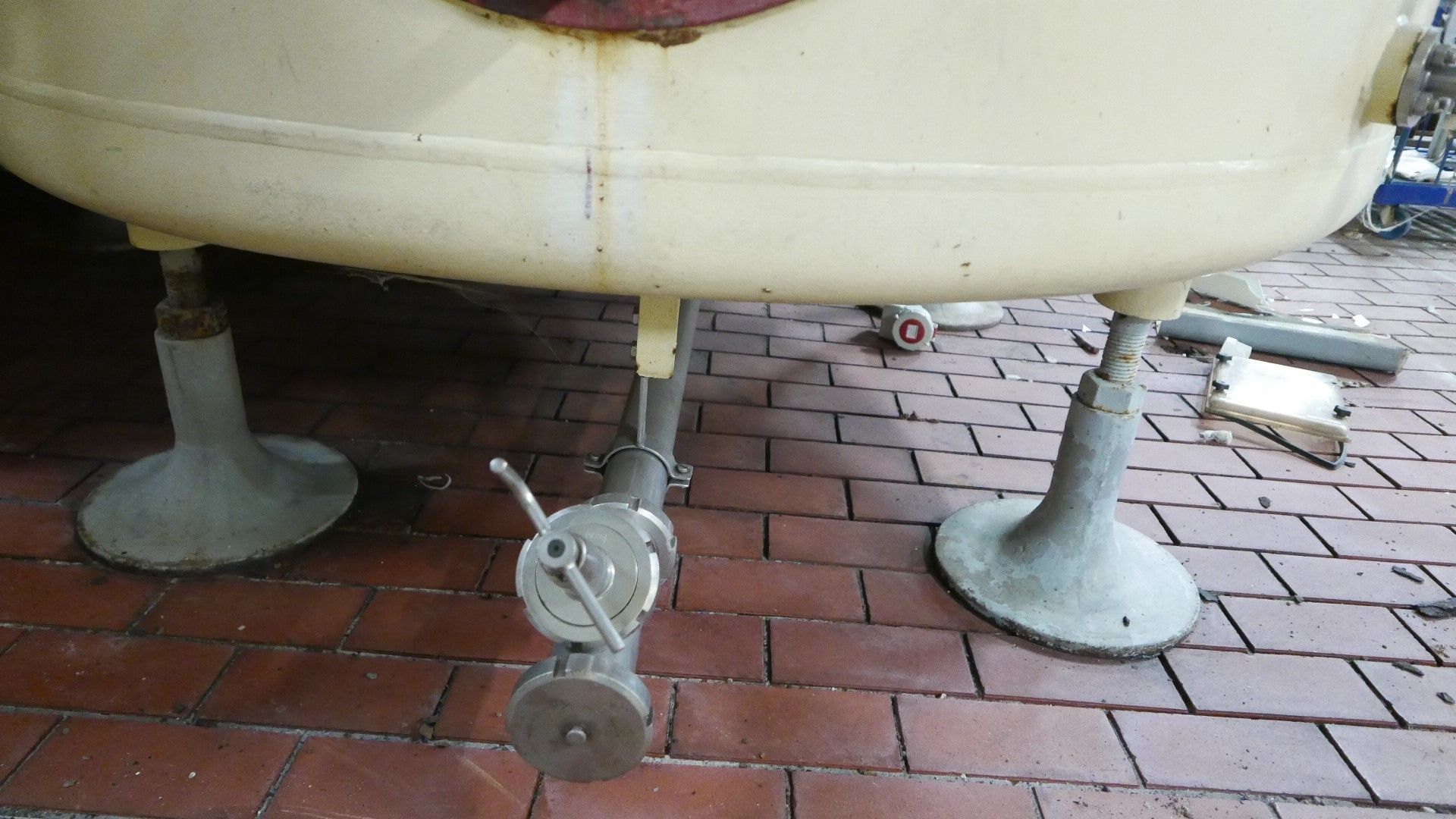 Lagerbehälter aus Stahl, innen beschichtet (3)