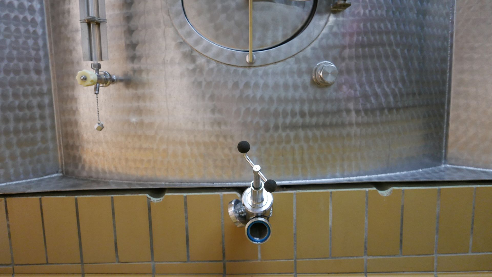 Flachbodenbehälter aus V2A, kubisch, stehend (5)