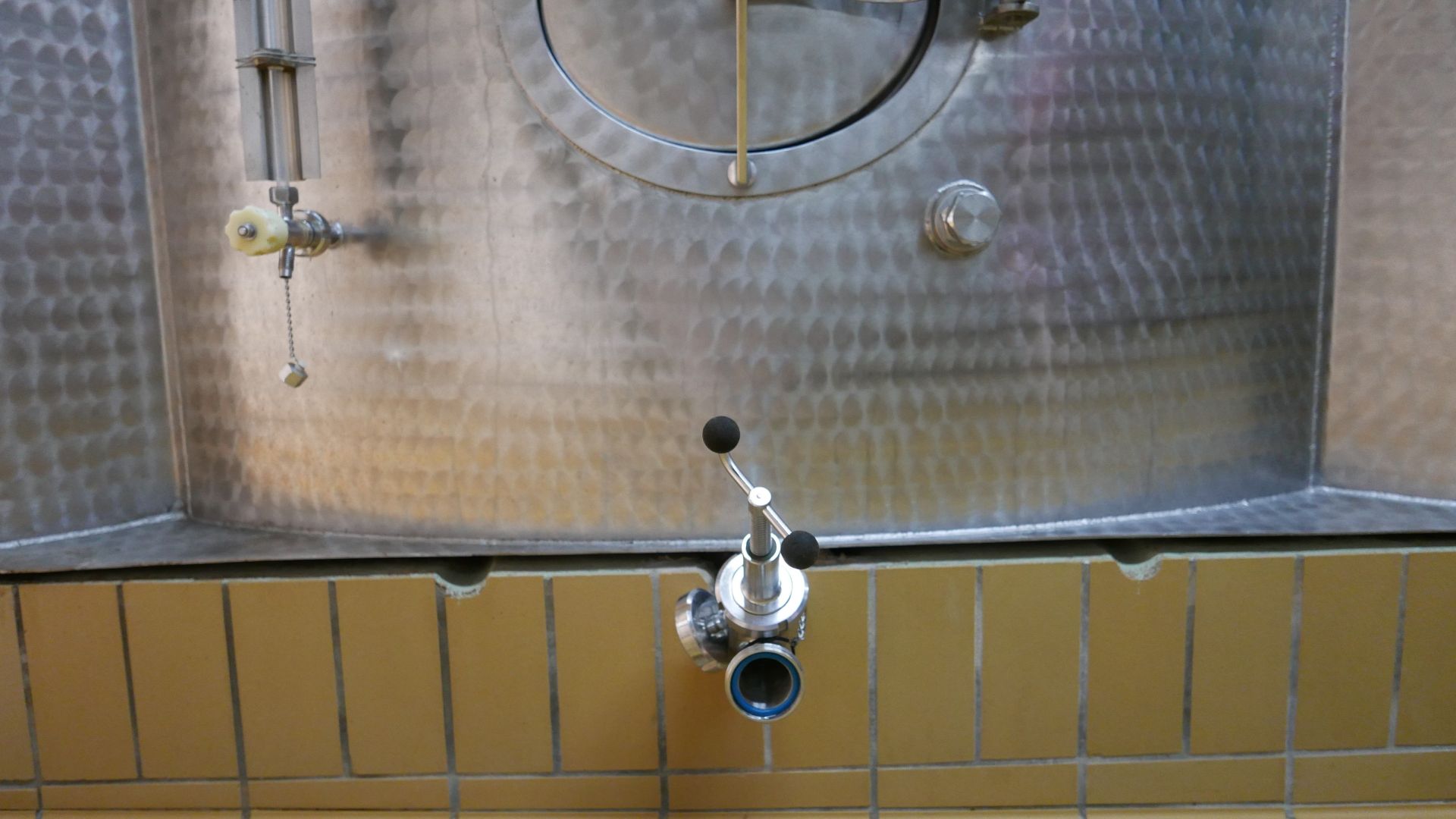 Flachbodenbehälter aus V2A, kubisch, stehend (5)