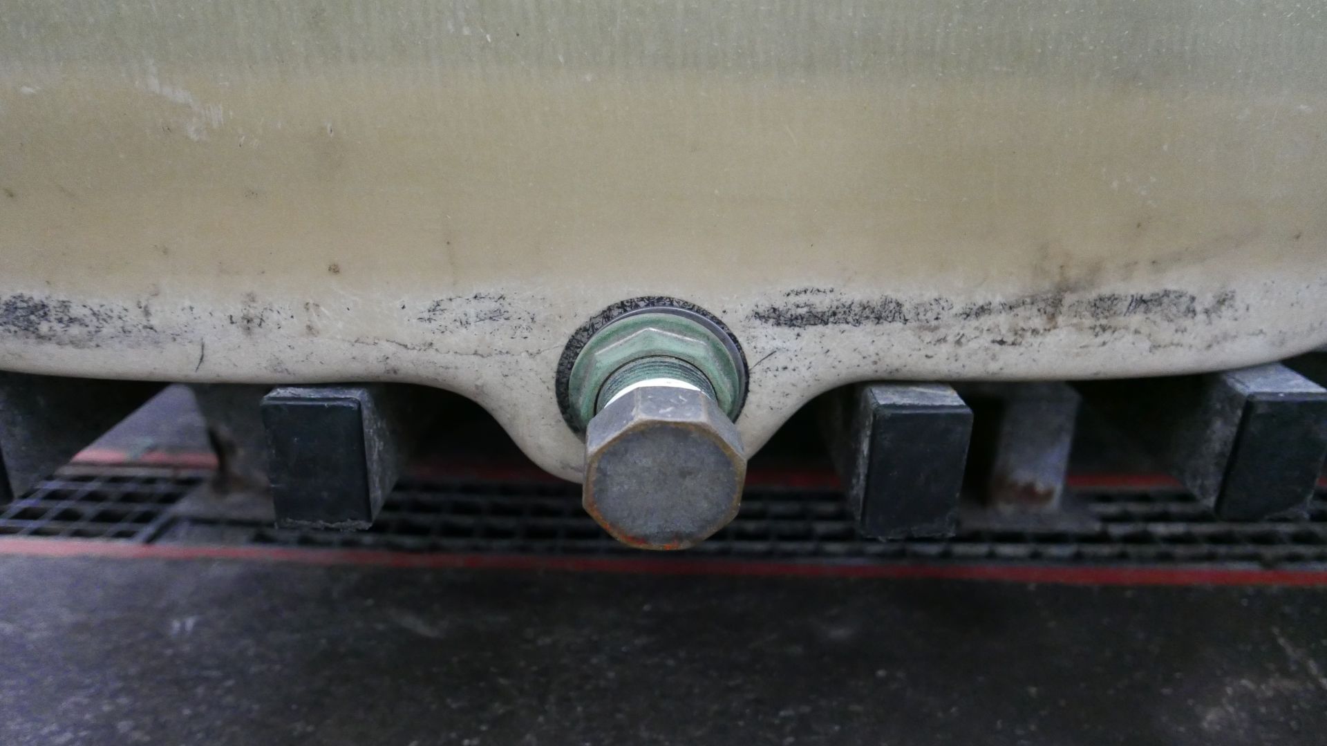 Speidel Lagertank aus GFK, kubisch, stehend (4)