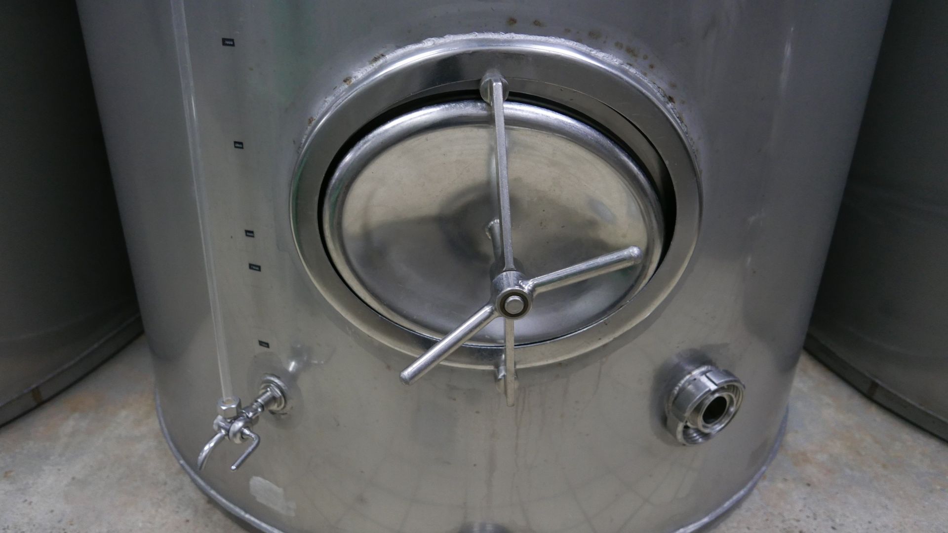 Edelstahl-Flachbodenbehälter aus V2A (4)