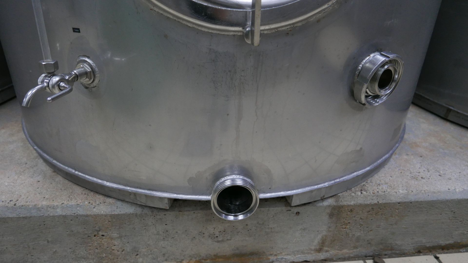 Edelstahl-Flachbodenbehälter aus V2A (5)