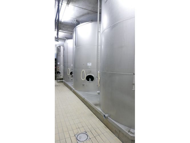 Edelstahl-Flachbodenbehälter aus V2A, stehend (2)