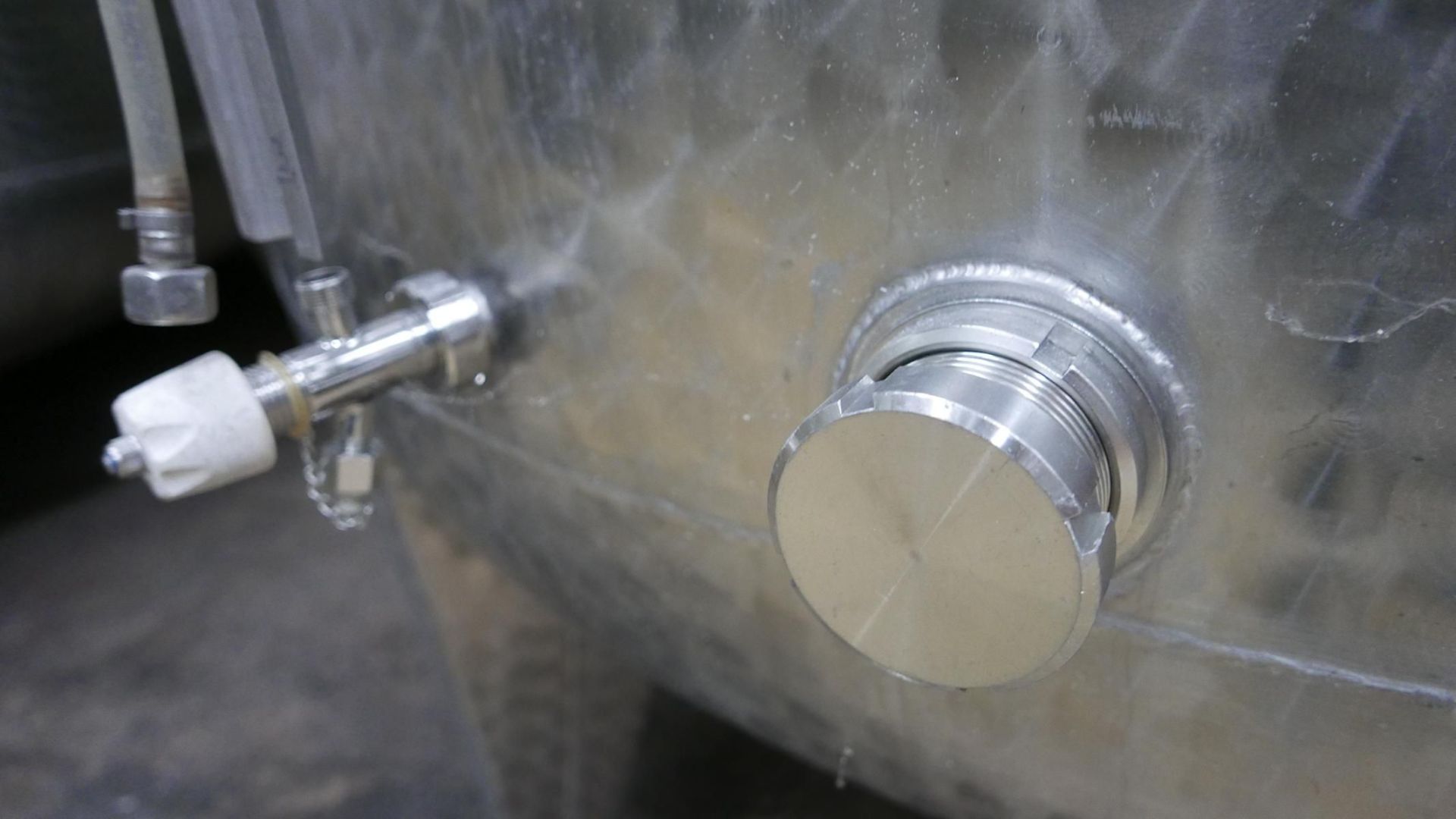 Edelstahlbehälter aus V2A, stehend, mit RW-Mixer (2)