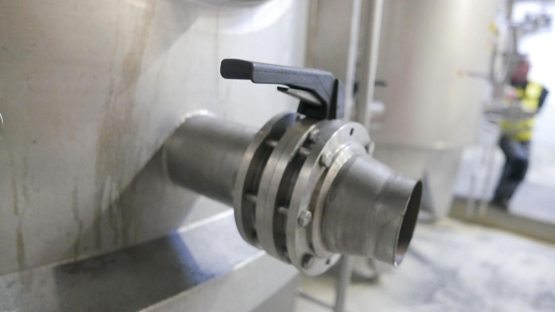 Edelstahlbehälter aus V2A, stehend, mit Isolierung (5)