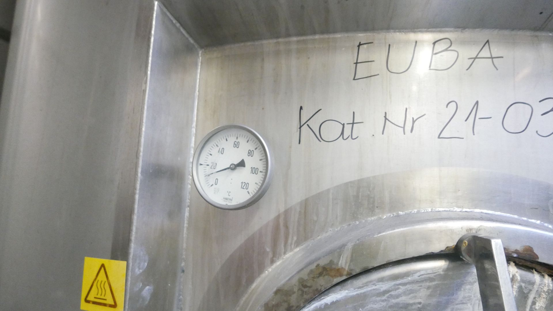 Edelstahlbehälter aus V2A, stehend, mit Isolierung (2)