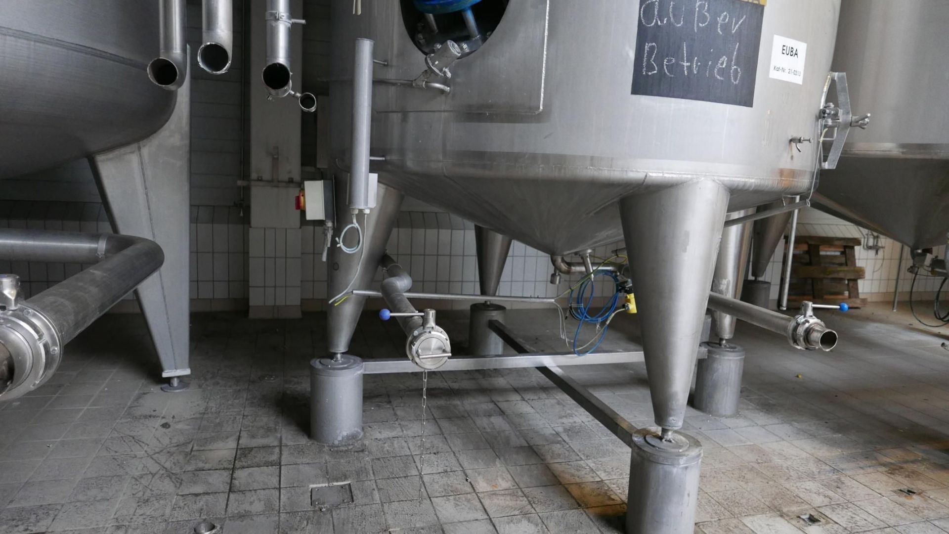 Edelstahl-Rührwerkbehälter aus V2A, stehend (5)