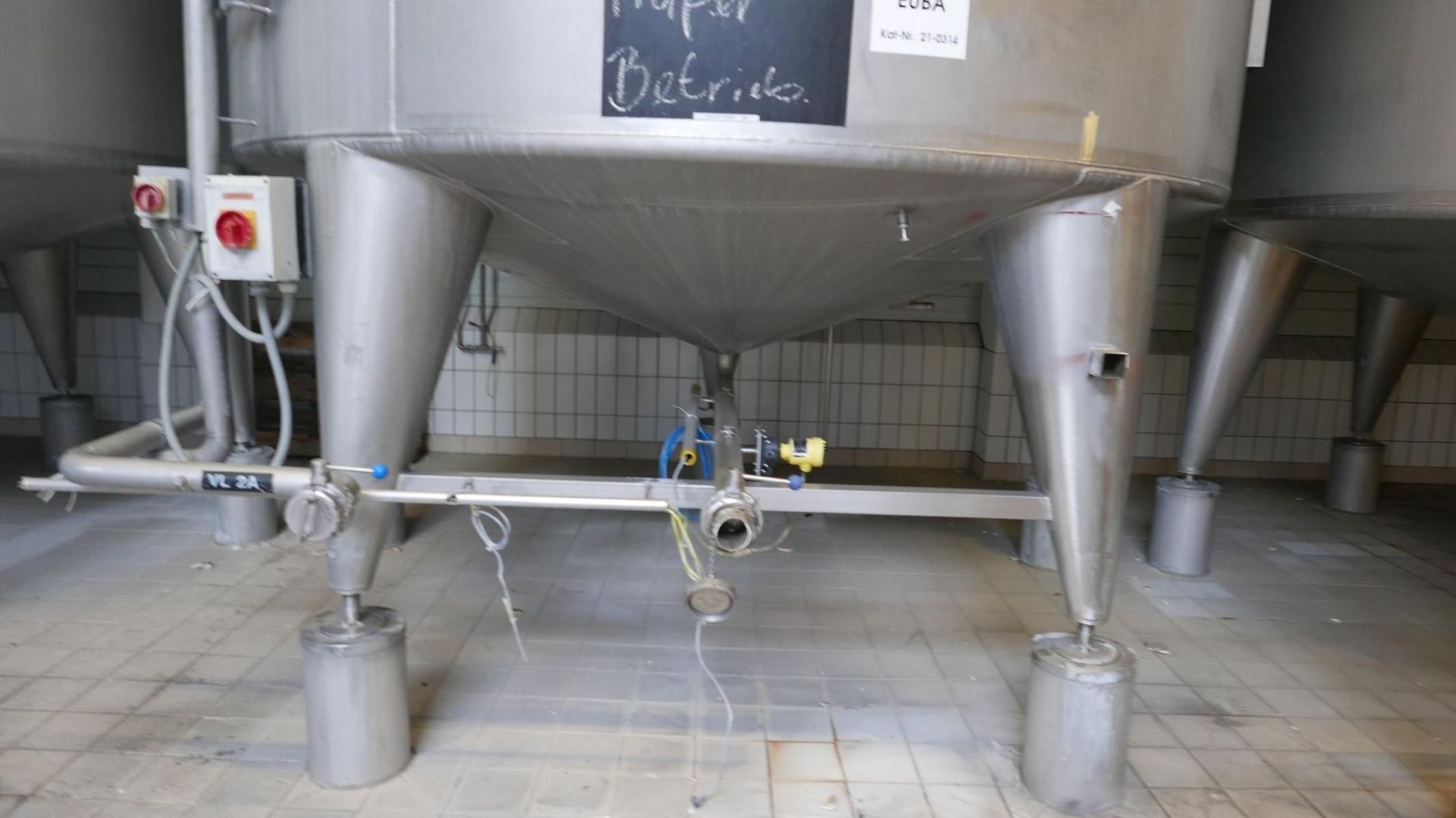 Edelstahl-Rührwerkbehälter aus V2A, stehend (2)