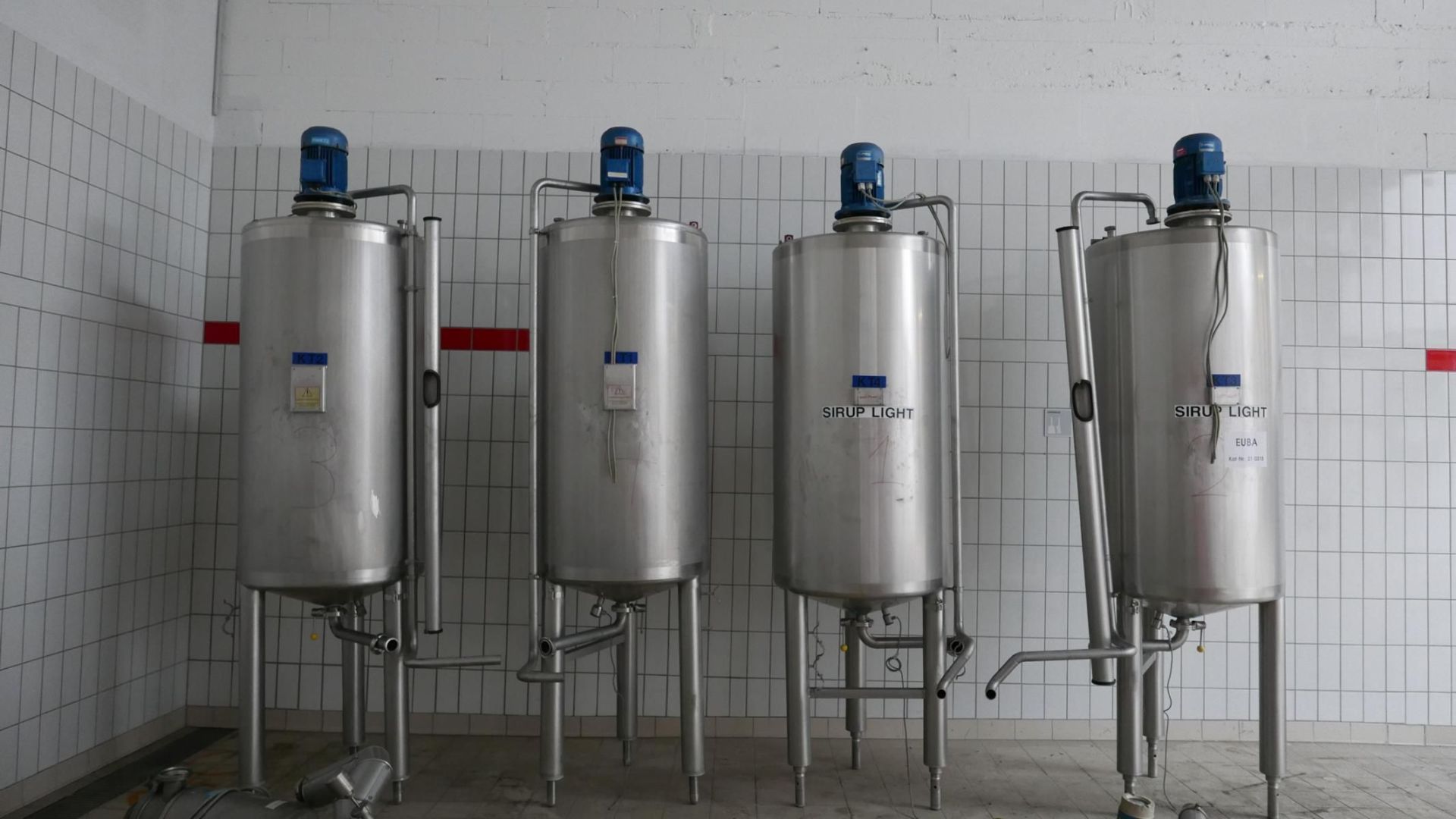 Edelstahl-Rührwerkbehälter aus V2A, stehend (2)