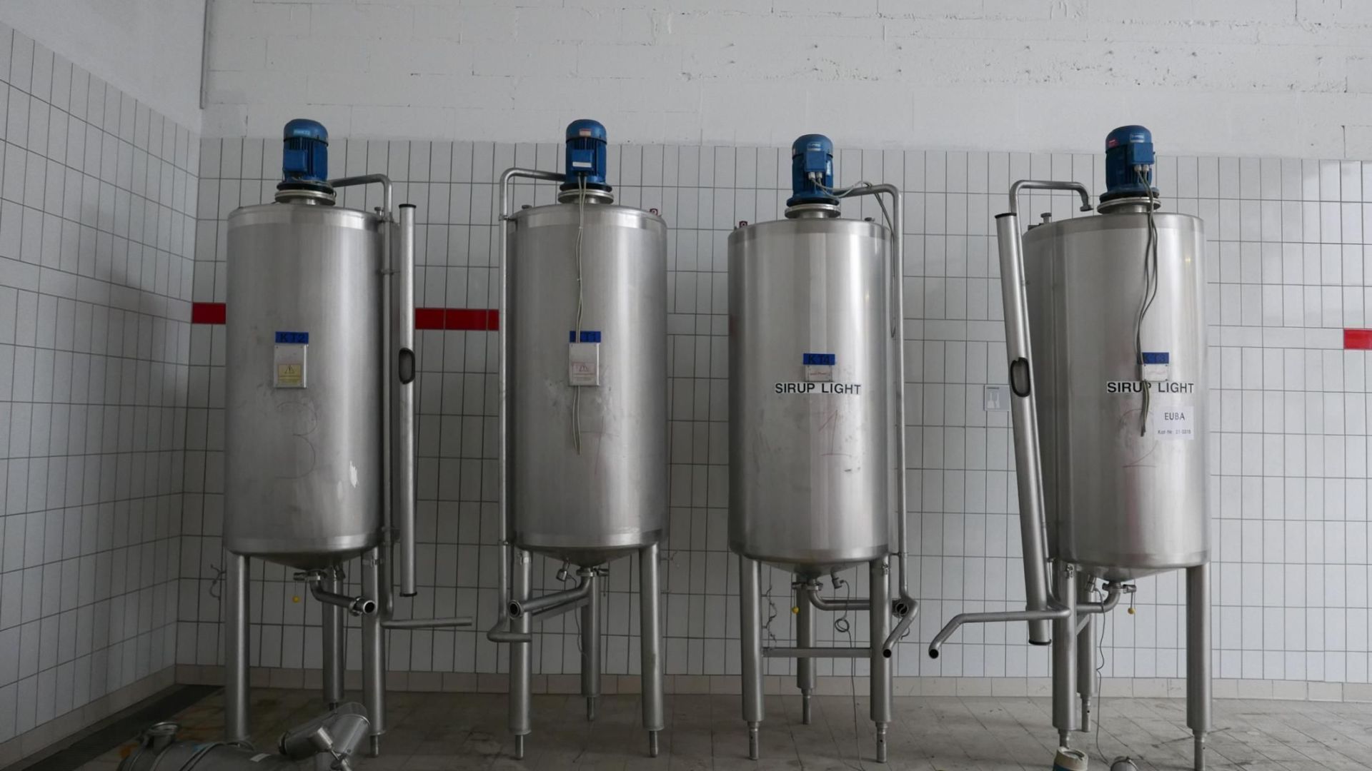 Edelstahl-Rührwerkbehälter aus V2A, stehend (2)