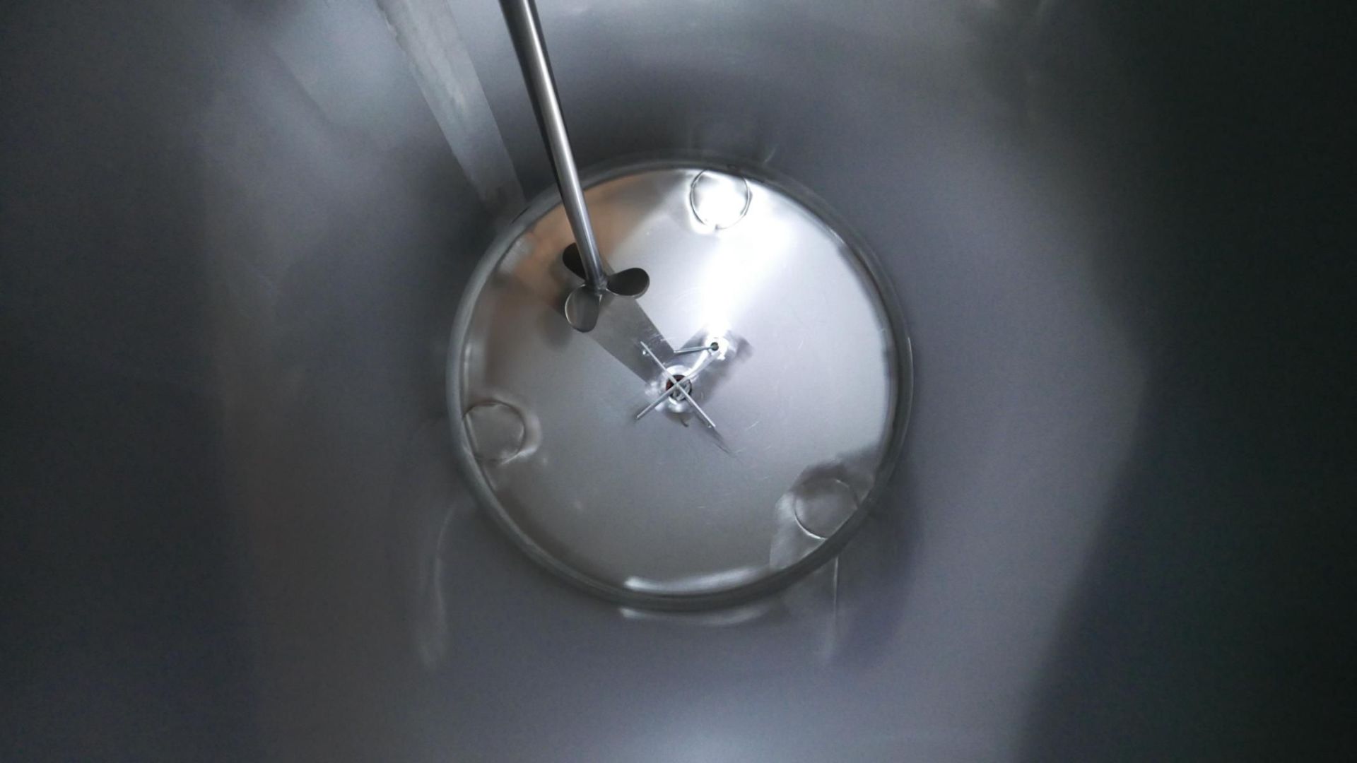 Edelstahl-Rührwerkbehälter aus V2A, stehend (4)