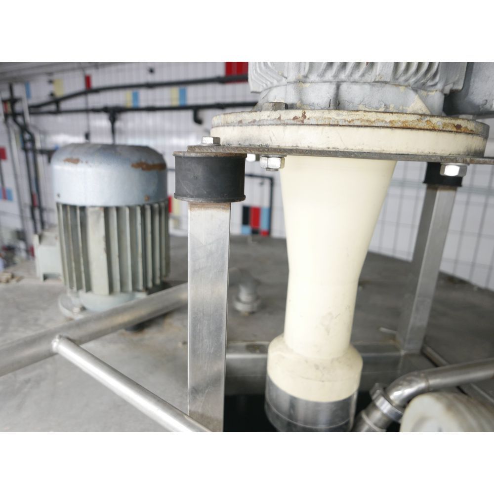 Edelstahlrührwerkbehälter aus V2A, stehend (3)