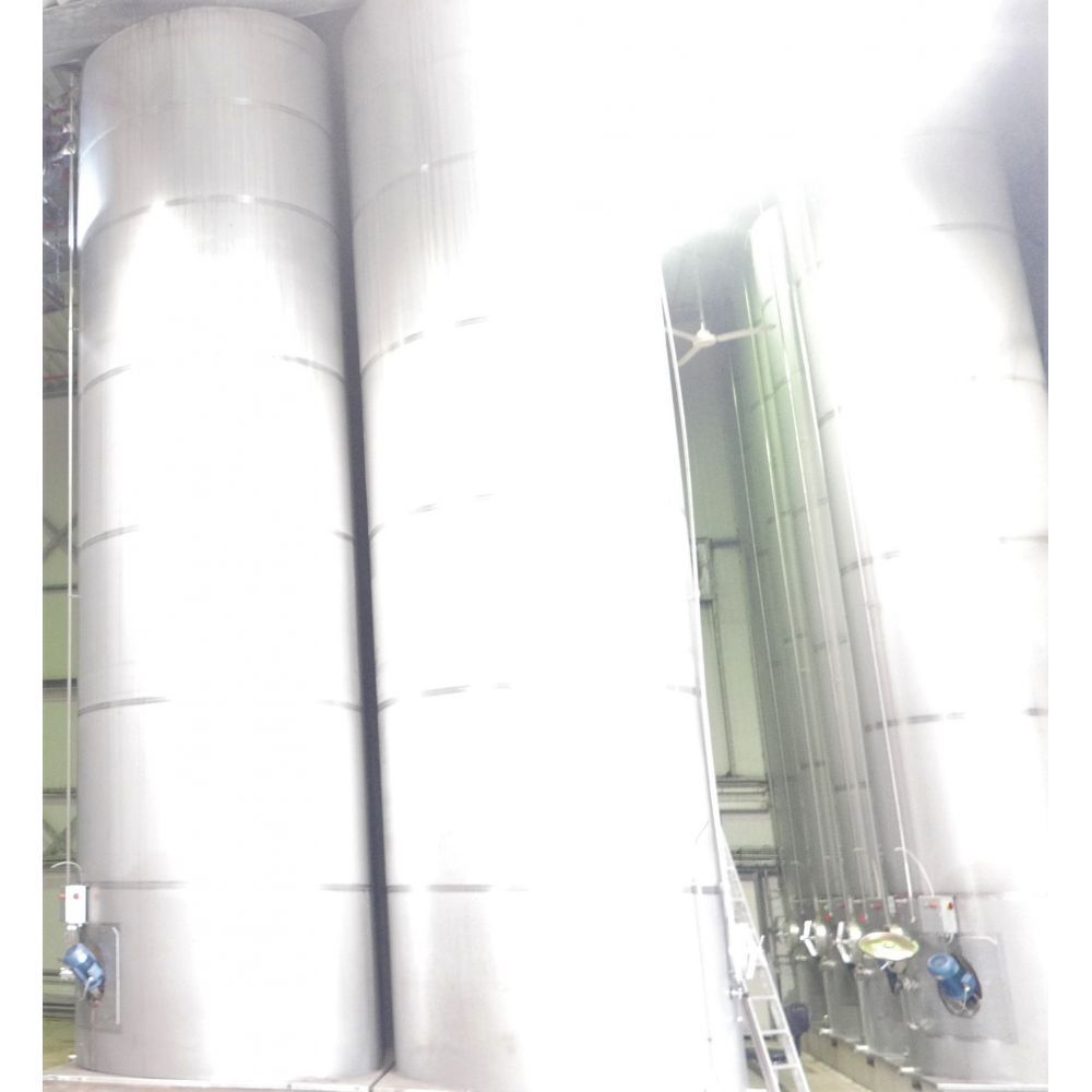 Edelstahl-Flachbodenbehälter aus V2A, Rührwerktank (2)