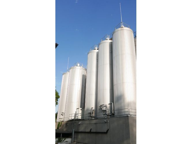 Zylindrokonischer Biertank/ZKT aus Stahl, stehend (1)