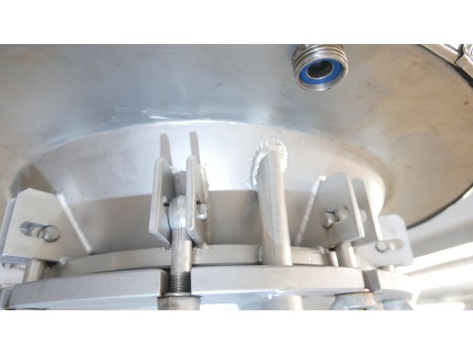 Zylindrokonischer Biertank/ZKT aus Stahl, stehend (2)