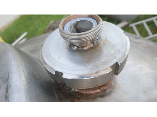 Edelstahlbehälter aus V2A, stehend, isoliert (4)