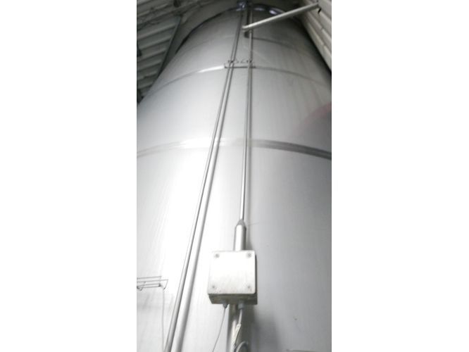 Edelstahl-Rührwerkbehälter aus V2A, stehend, isol. (3)